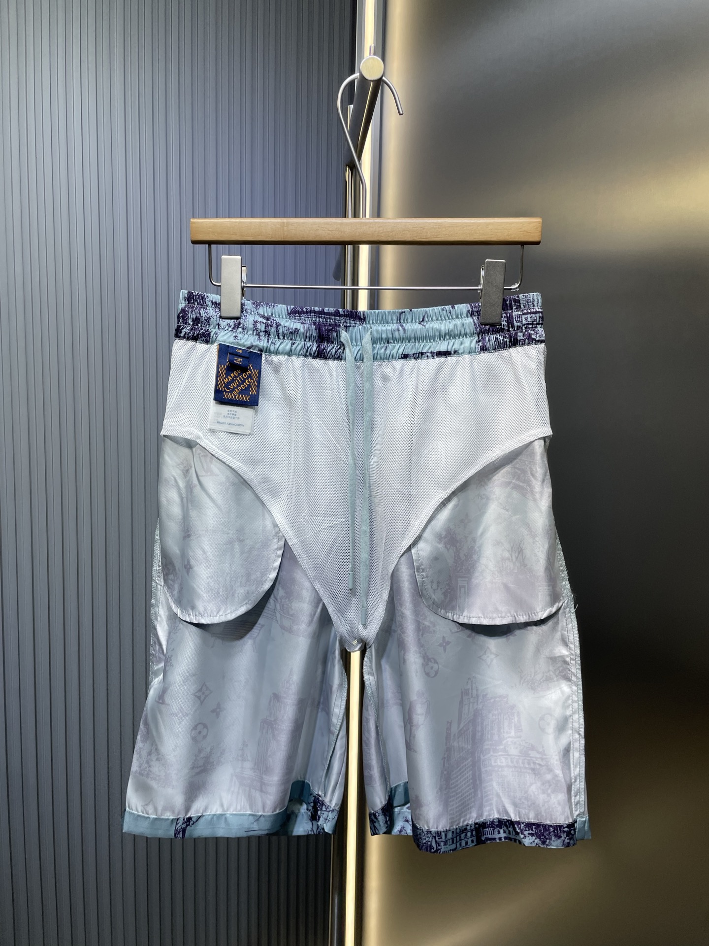 Louis Vuitton Shorts (1AGJKJ）