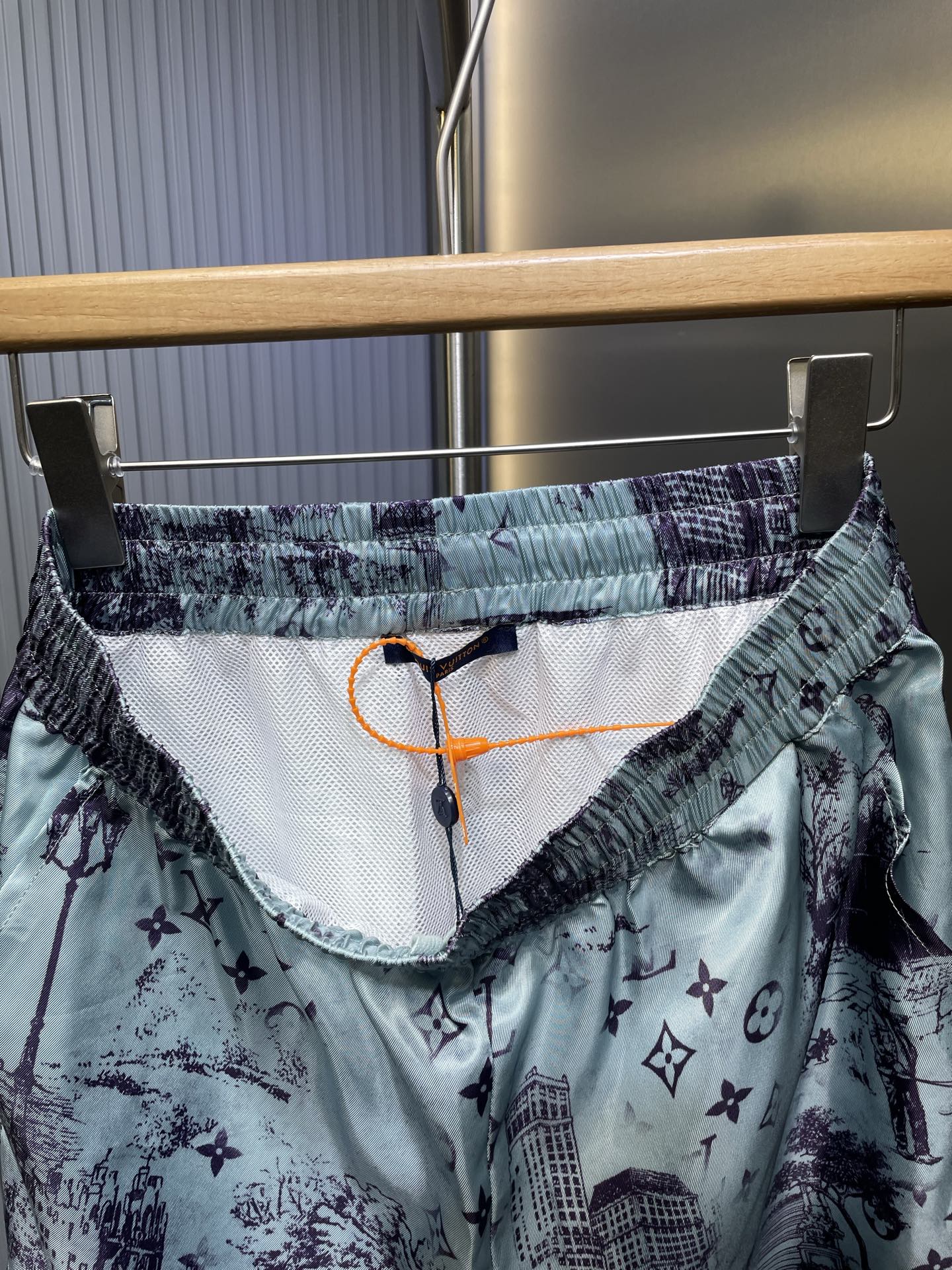 Louis Vuitton Shorts (1AGJKJ）