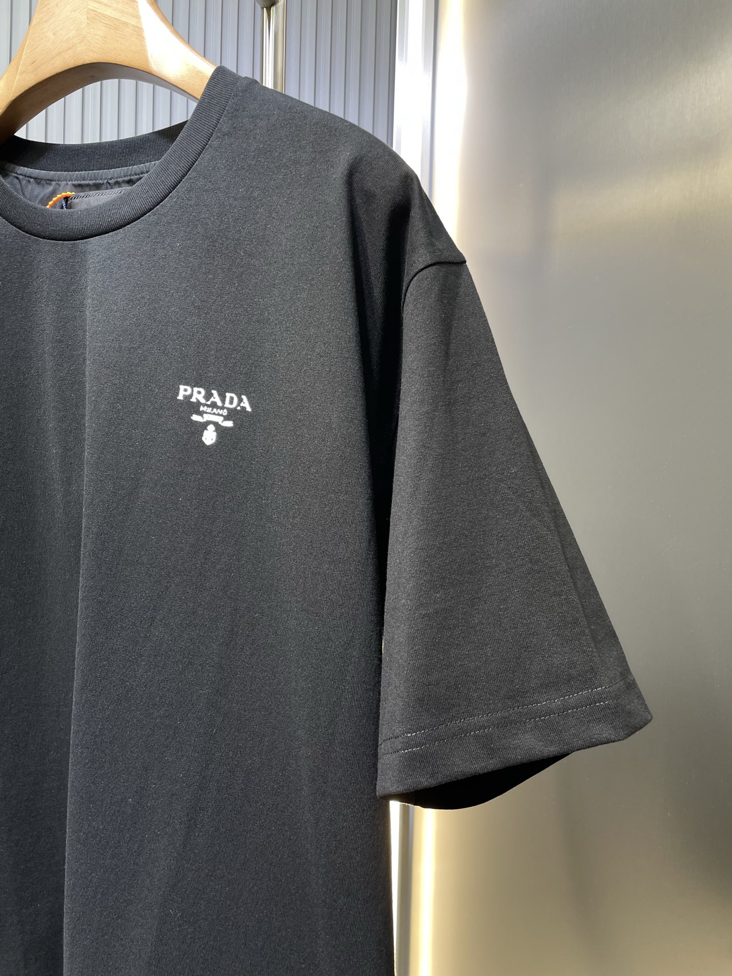 PRADA Crew neck short sleeve T-shirt（UJN742-10VP-F0806-S-202）