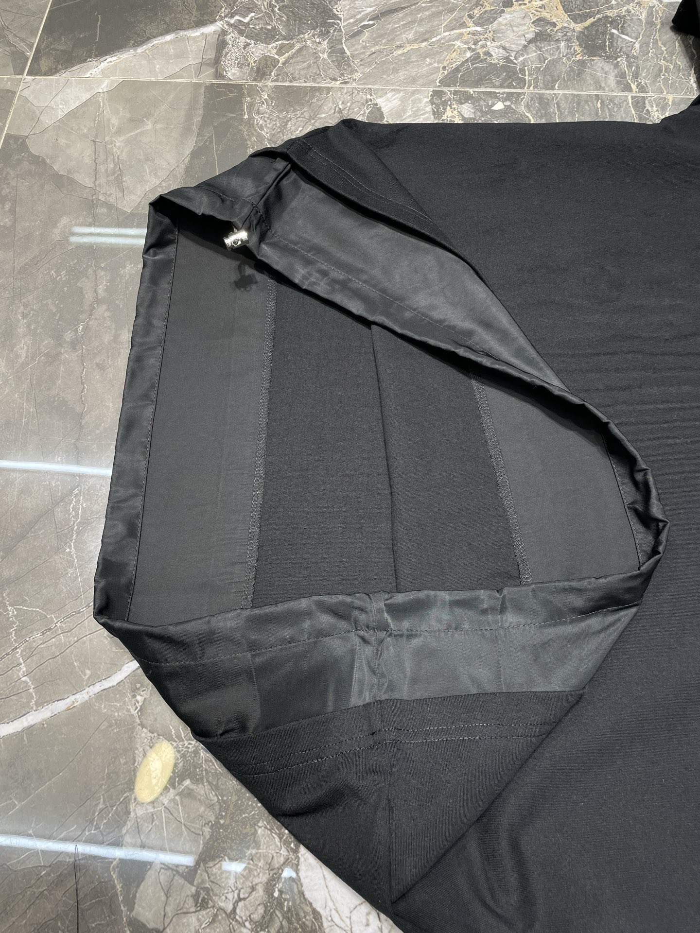 PRADA Crew neck short sleeve T-shirt（UJN742-10VP-F0806-S-202）