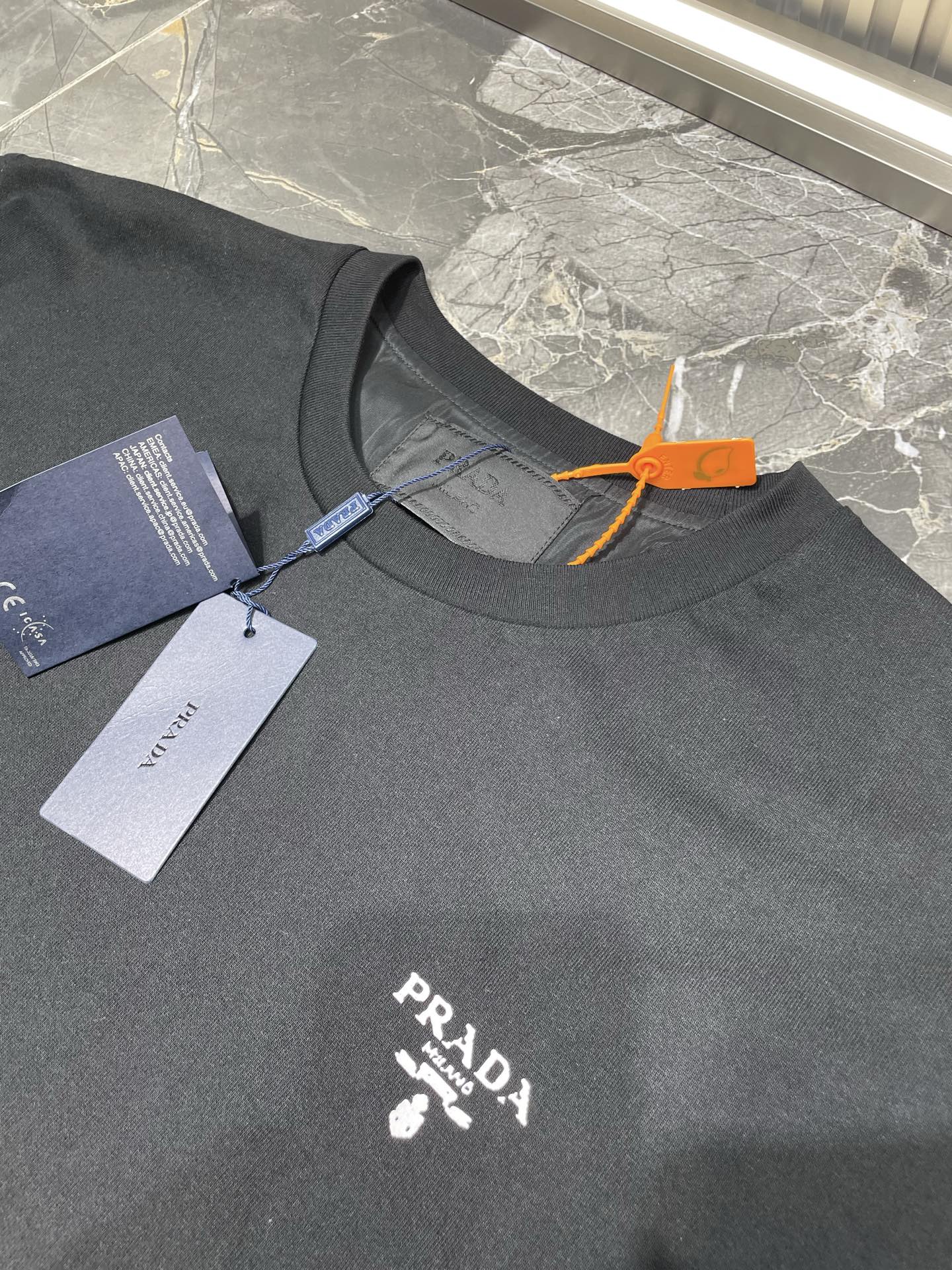 PRADA Crew neck short sleeve T-shirt（UJN742-10VP-F0806-S-202）