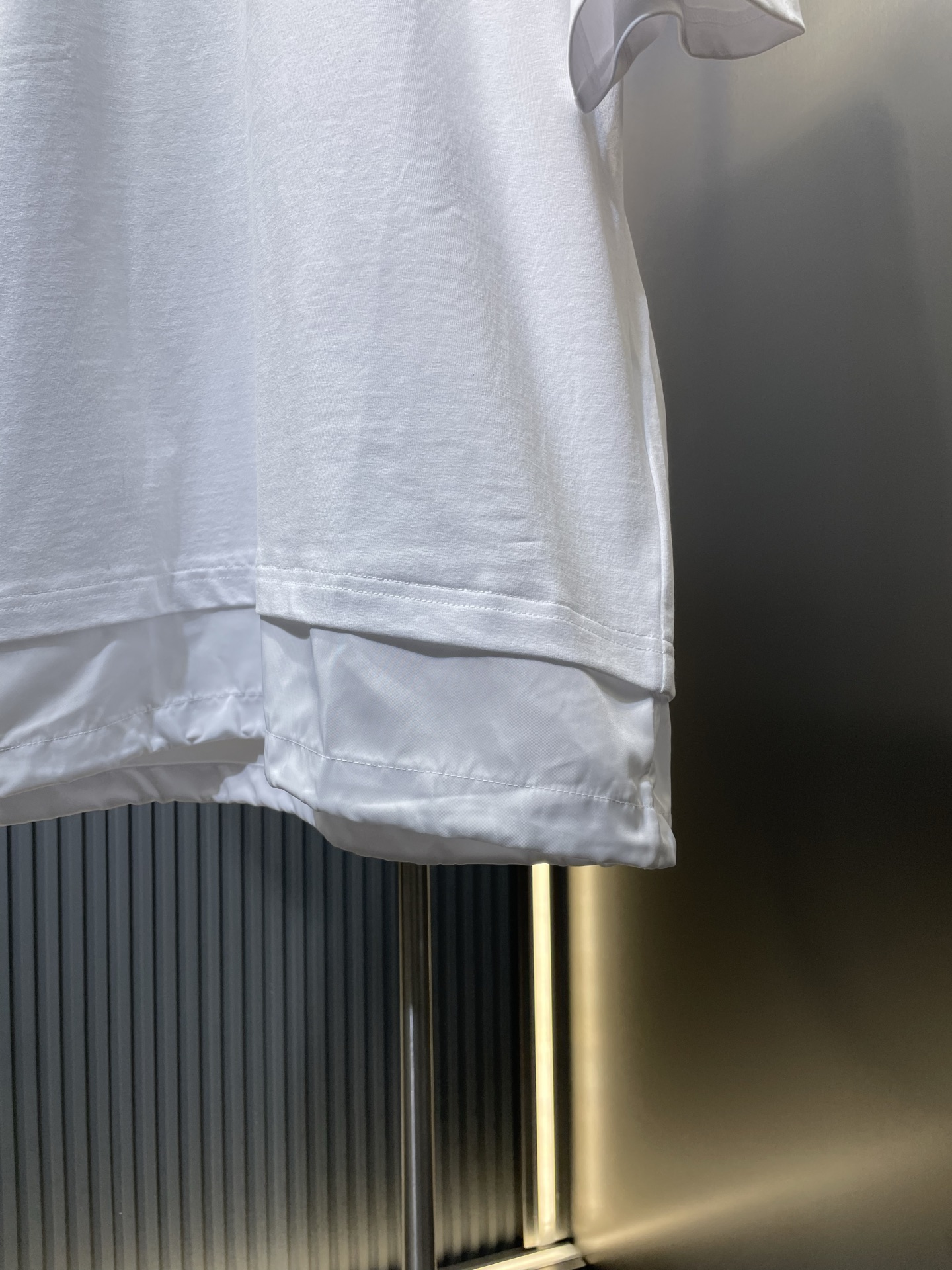 PRADA Crew neck short sleeve T-shirt（UJN742-10VP-F0806-S-202）