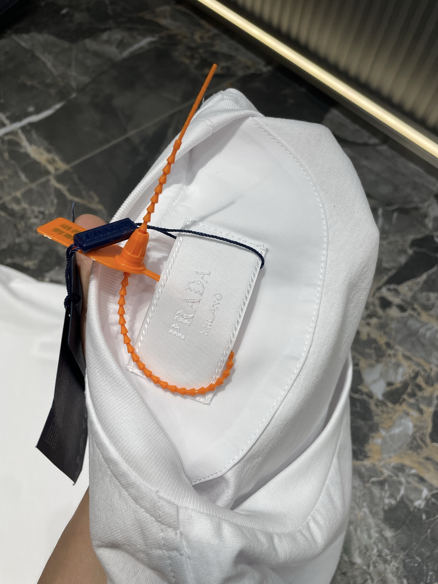 PRADA Crew neck short sleeve T-shirt（UJN742-10VP-F0806-S-202）