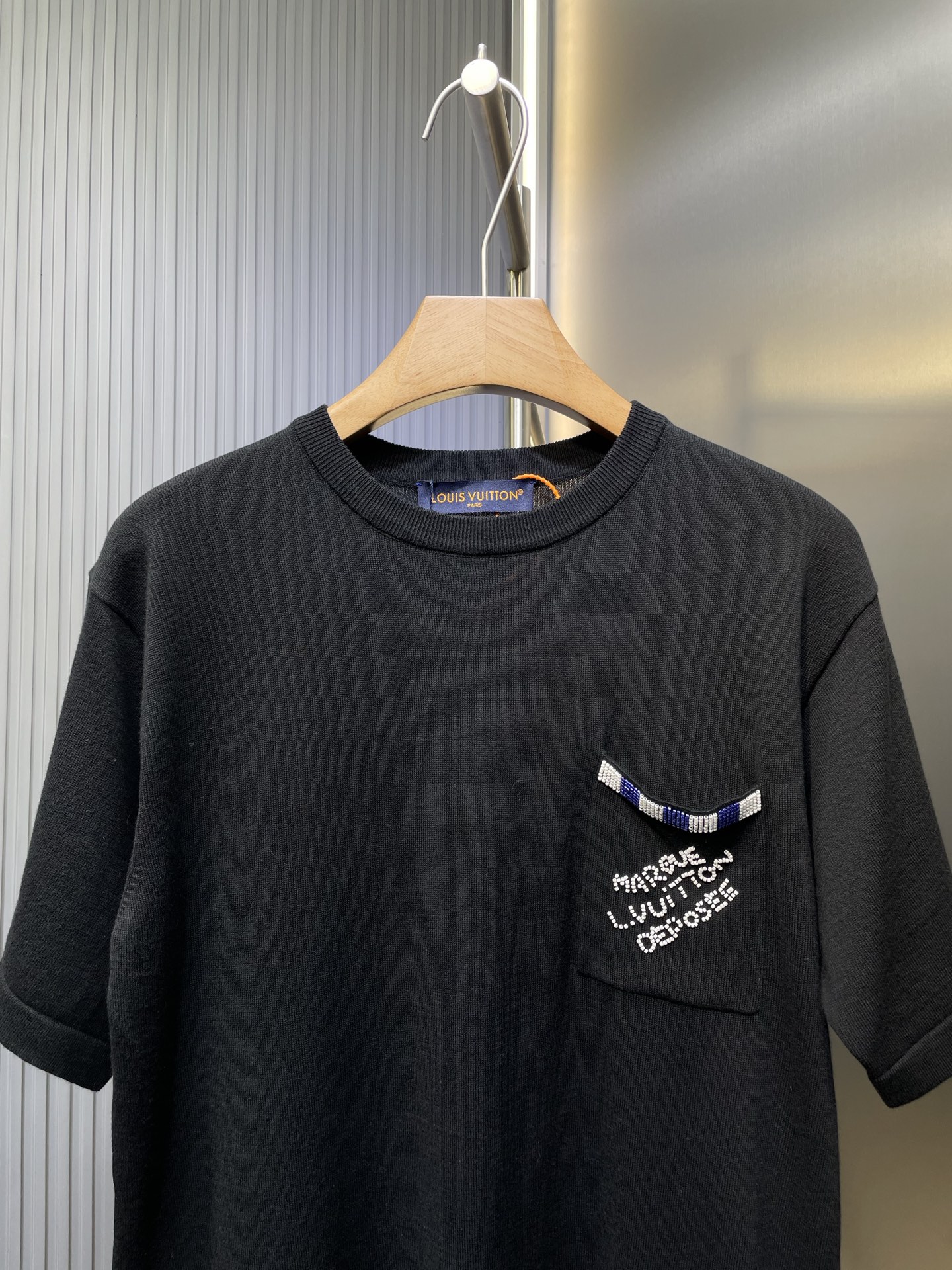 Louis Vuitton Cotton Crew Neck T-Shirt, Black Embroidered（1AFRJG）