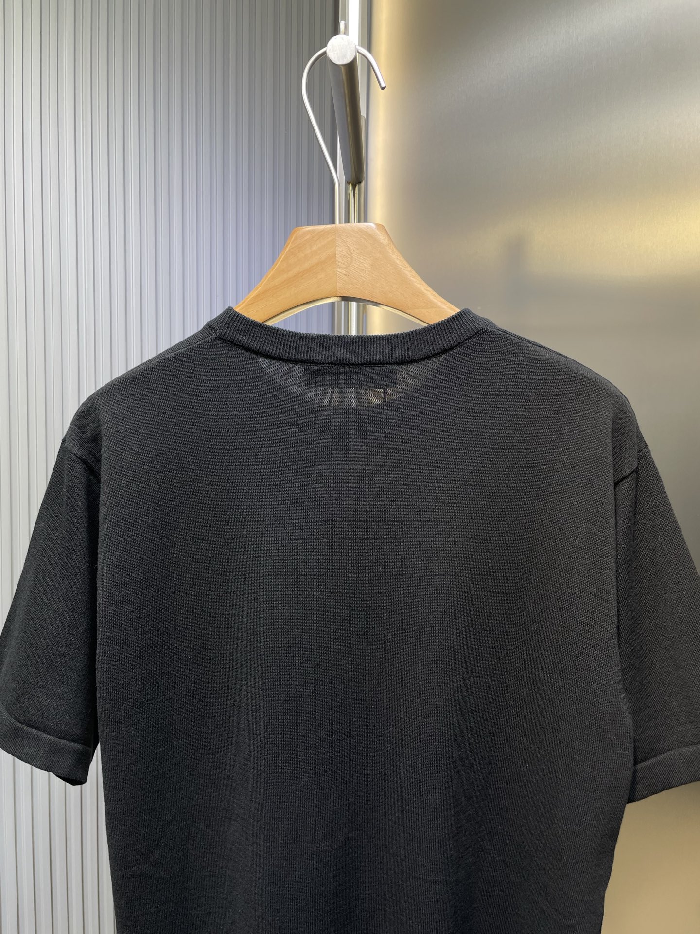 Louis Vuitton Cotton Crew Neck T-Shirt, Black Embroidered（1AFRJG）