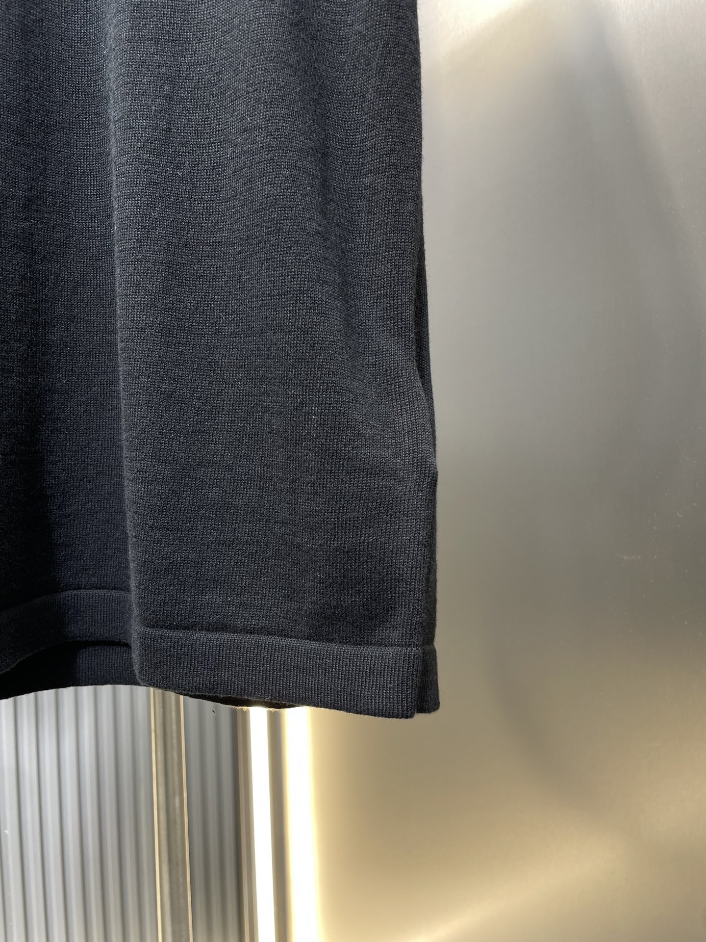 Louis Vuitton Cotton Crew Neck T-Shirt, Black Embroidered（1AFRJG）