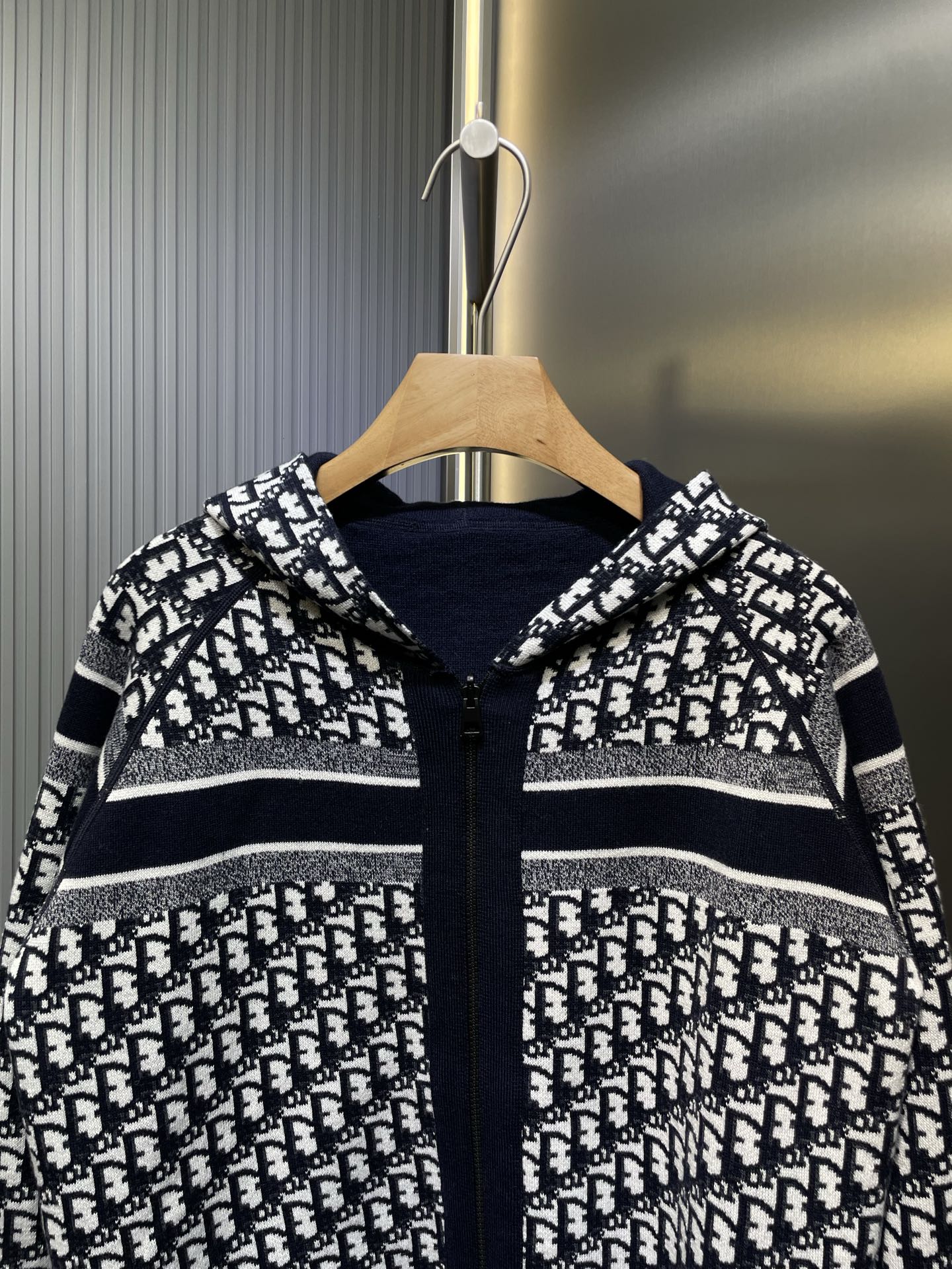 DIOR Sweatshirts Women's Gray（054G12AM055-X8270）