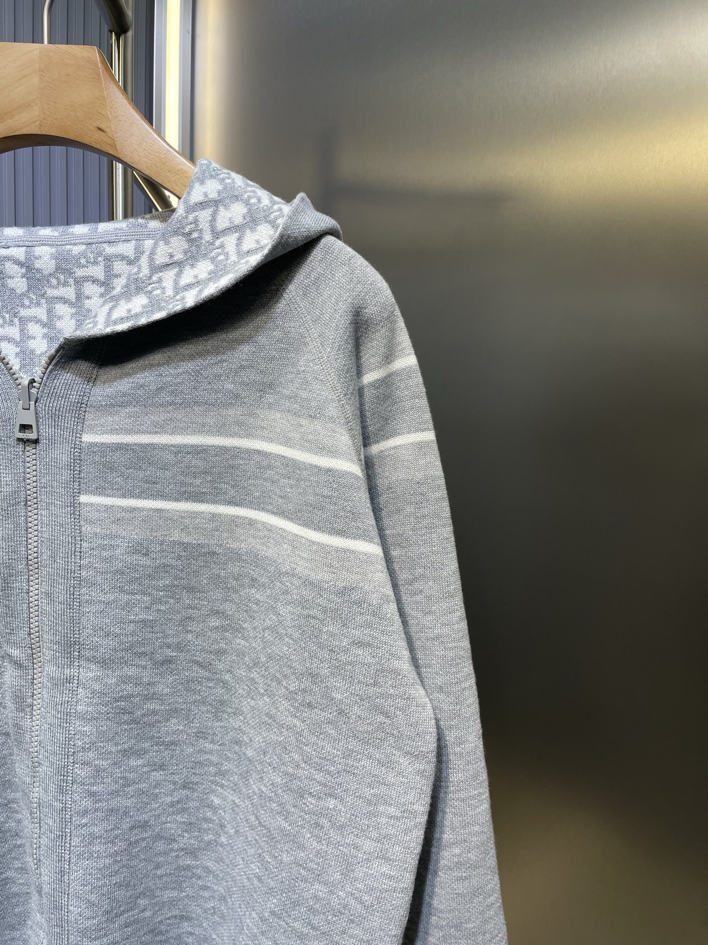 DIOR Sweatshirts Women's Gray（054G12AM055-X8270）