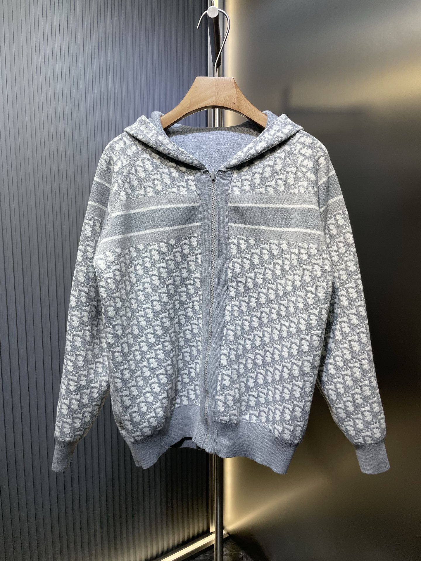 DIOR Sweatshirts Women's Gray（054G12AM055-X8270）