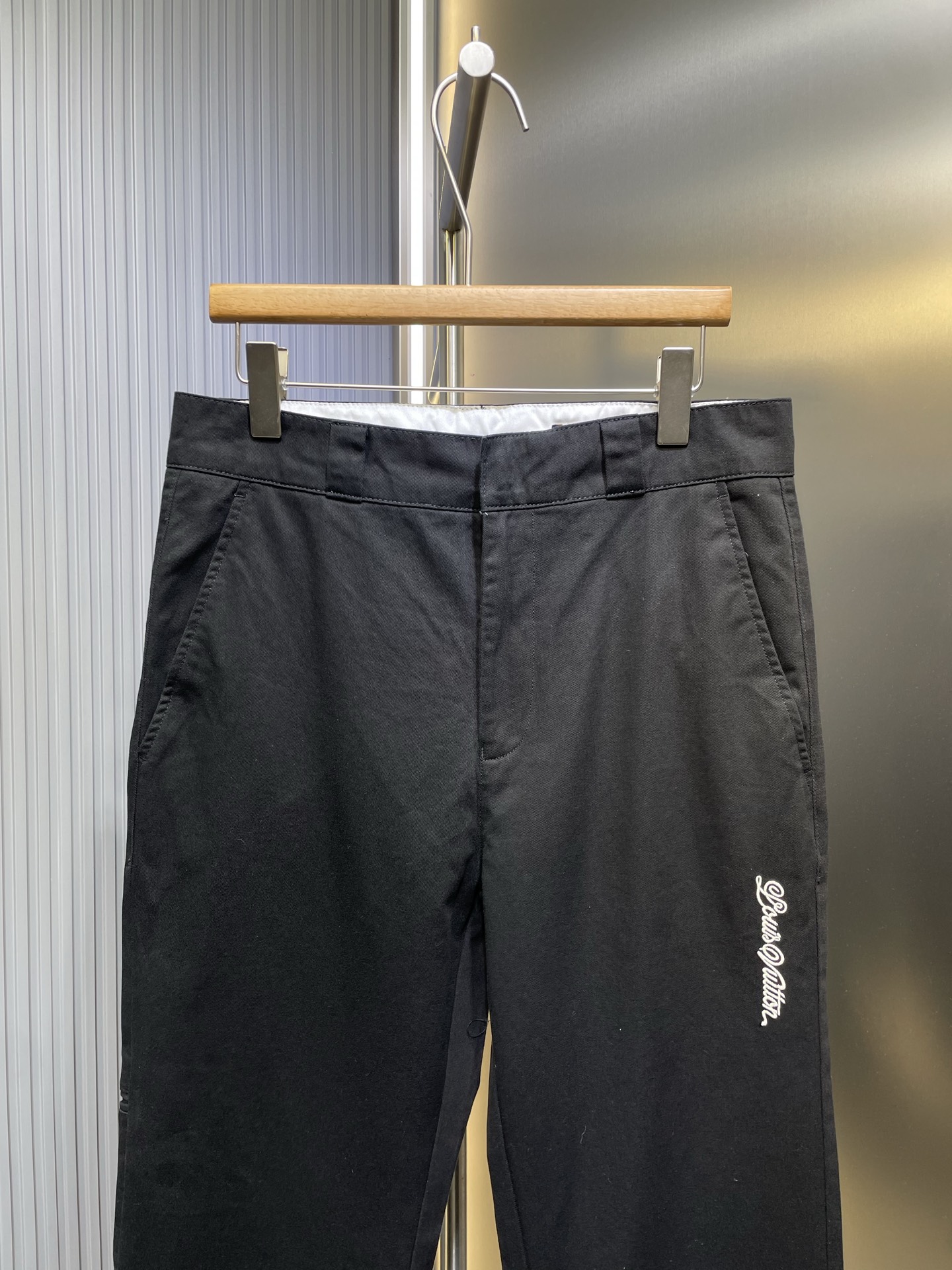 Louis Vuitton  Flared Preppy Chino Pants（1AGTO9）