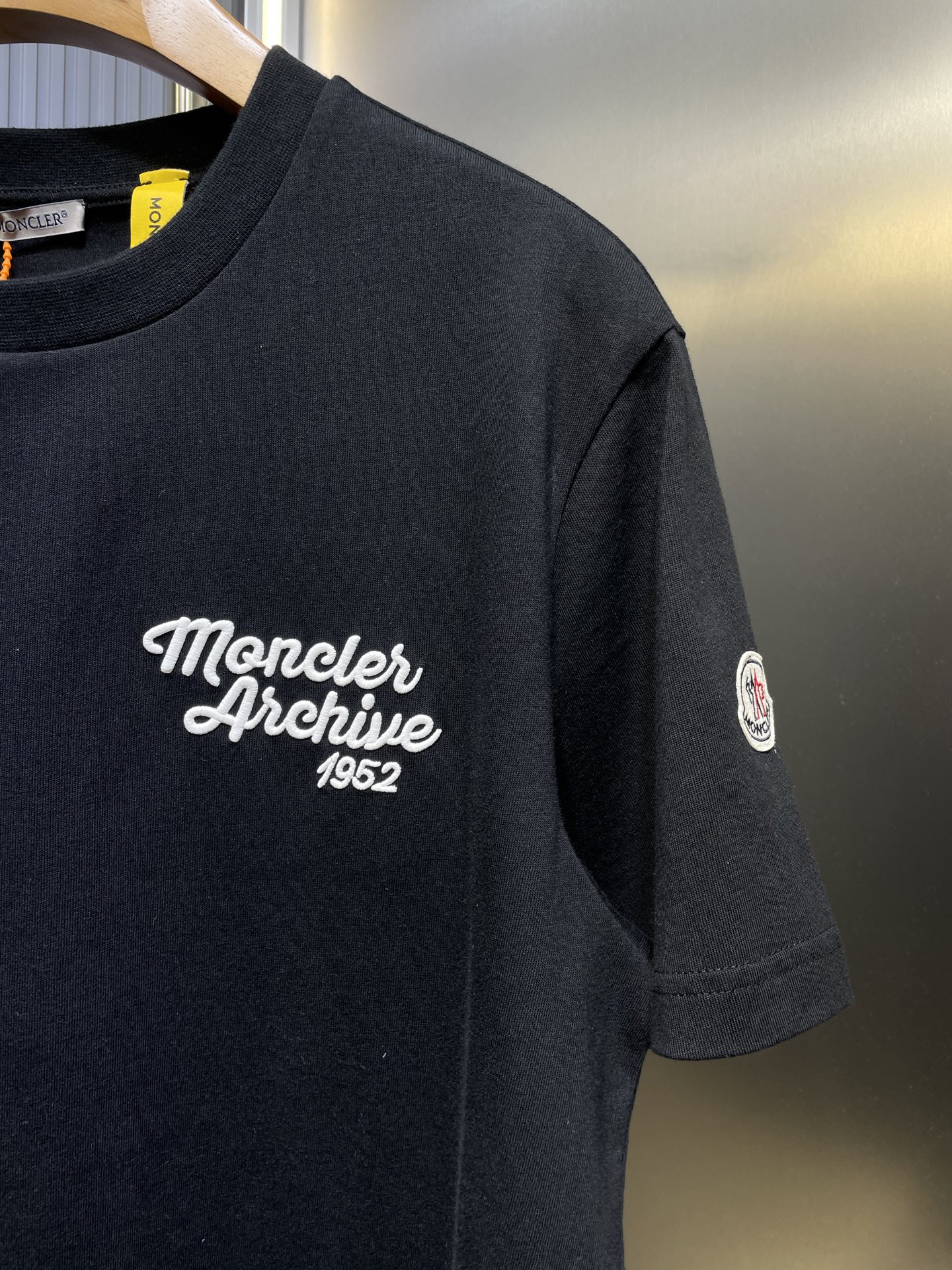Moncler T-shirts & Polos for Men（K10918C0006389AJS778）