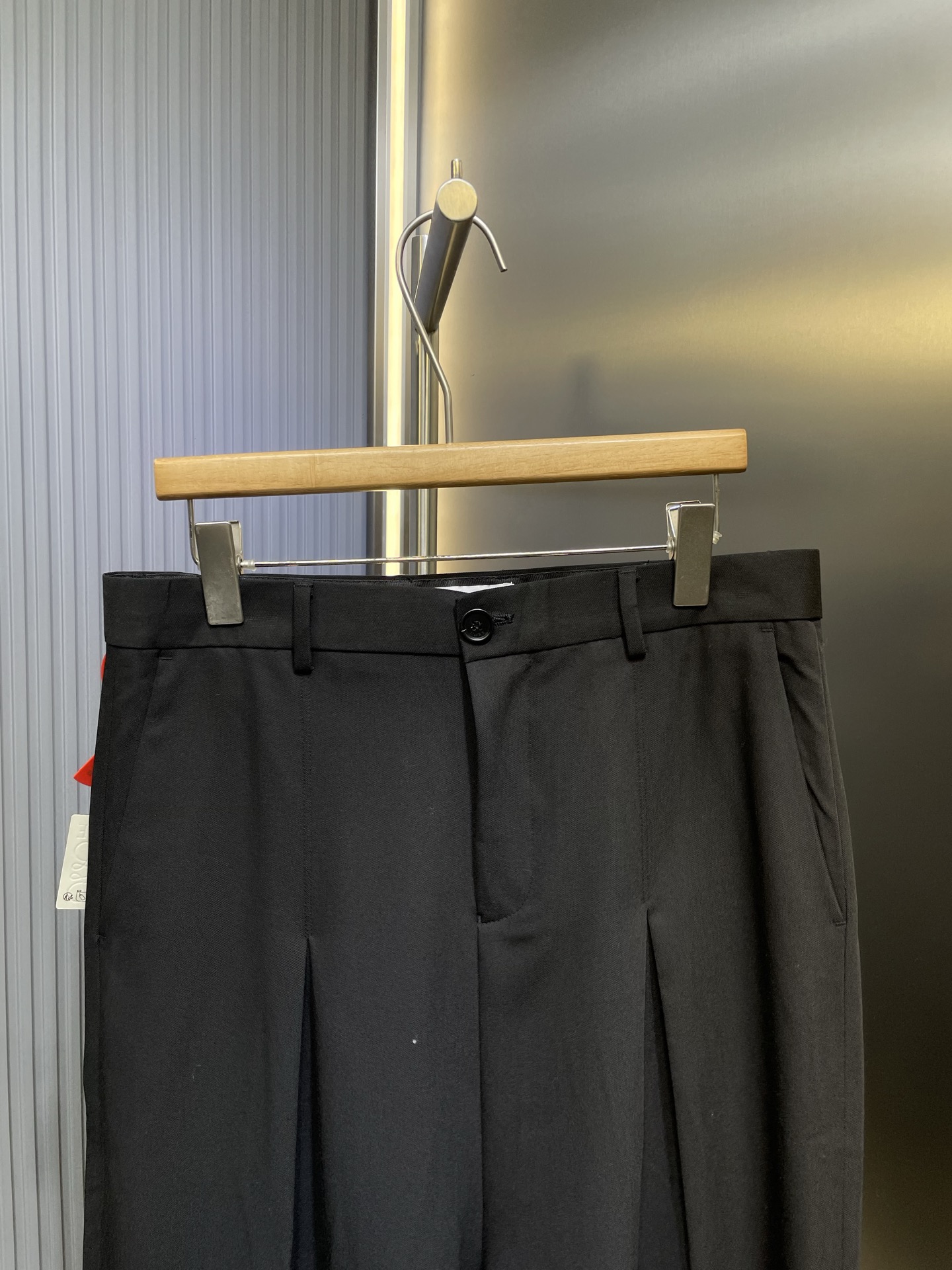 LOEWE Low-Crotch Trousers "Beige" (H526Y04WHX-2140）