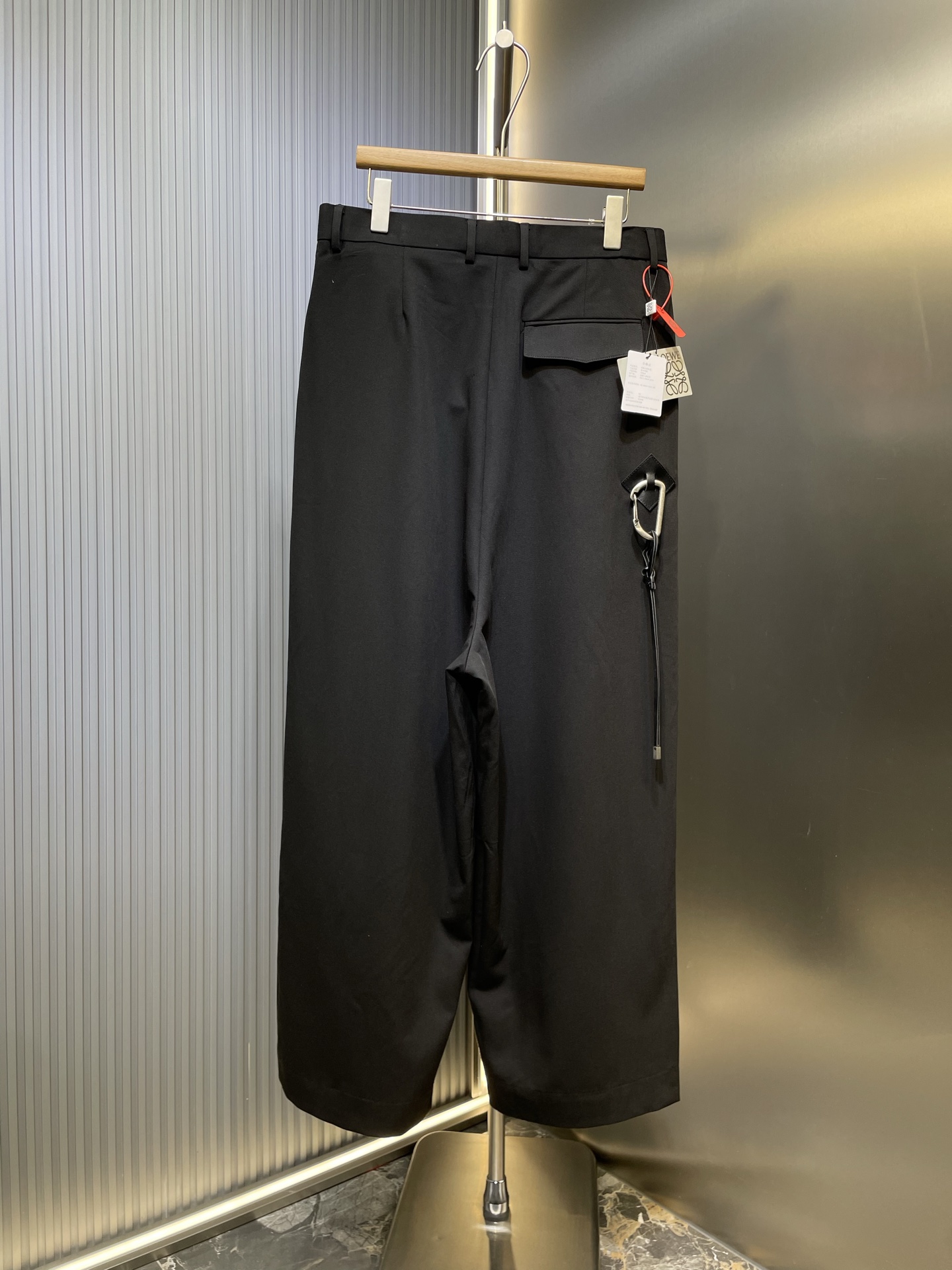 LOEWE Low-Crotch Trousers "Beige" (H526Y04WHX-2140）