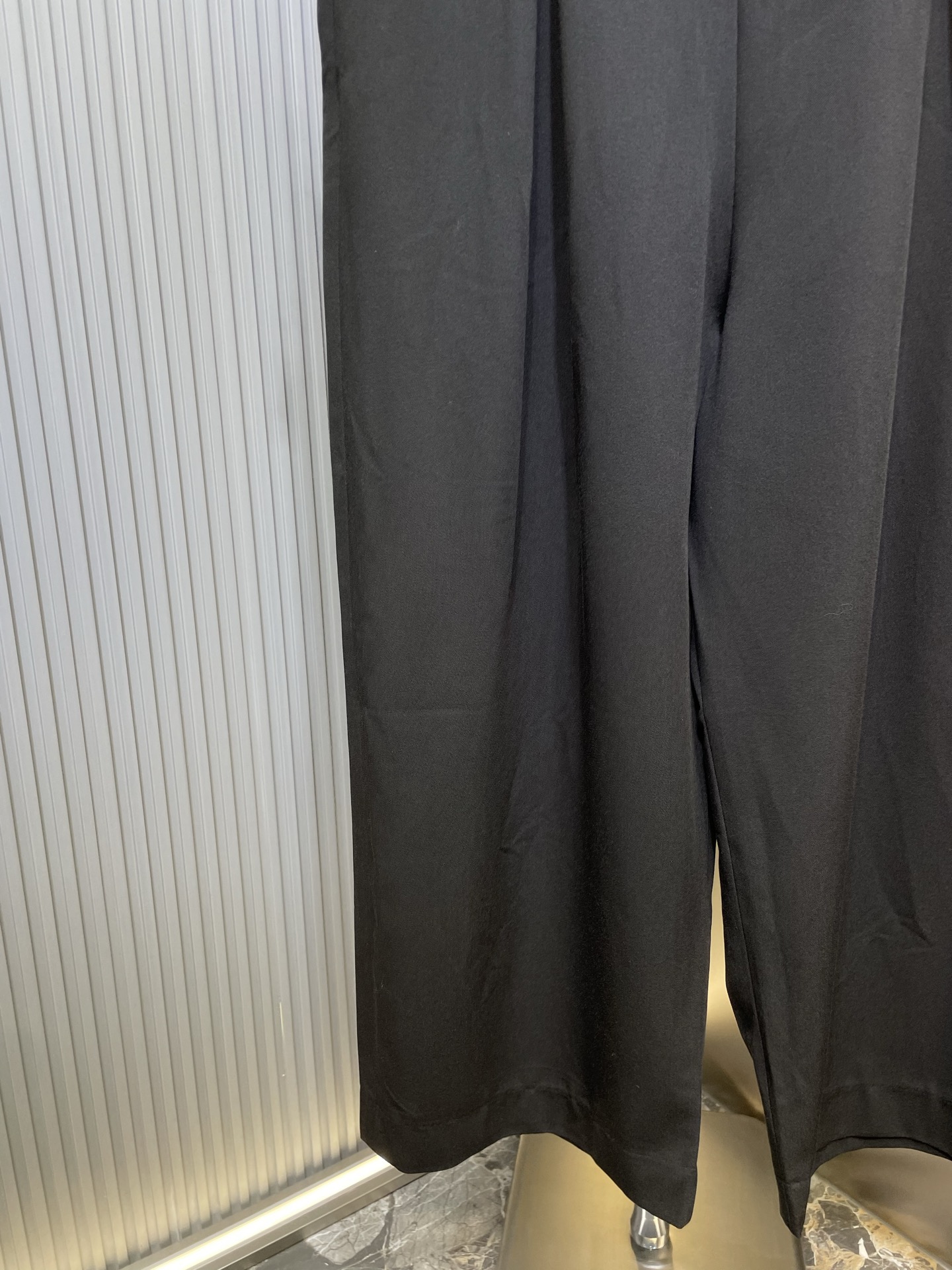 LOEWE Low-Crotch Trousers "Beige" (H526Y04WHX-2140）