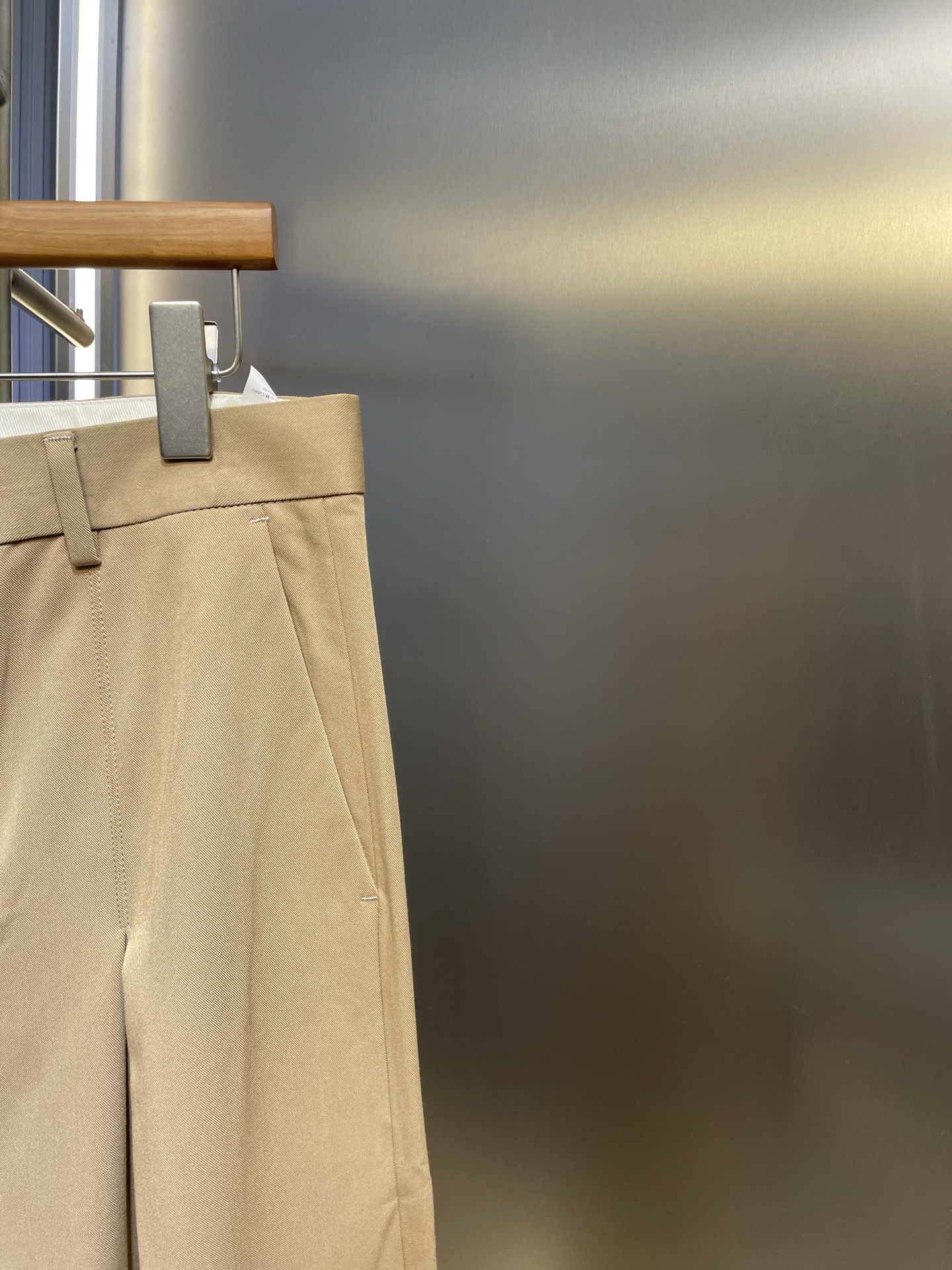 LOEWE Low-Crotch Trousers "Beige" (H526Y04WHX-2140）