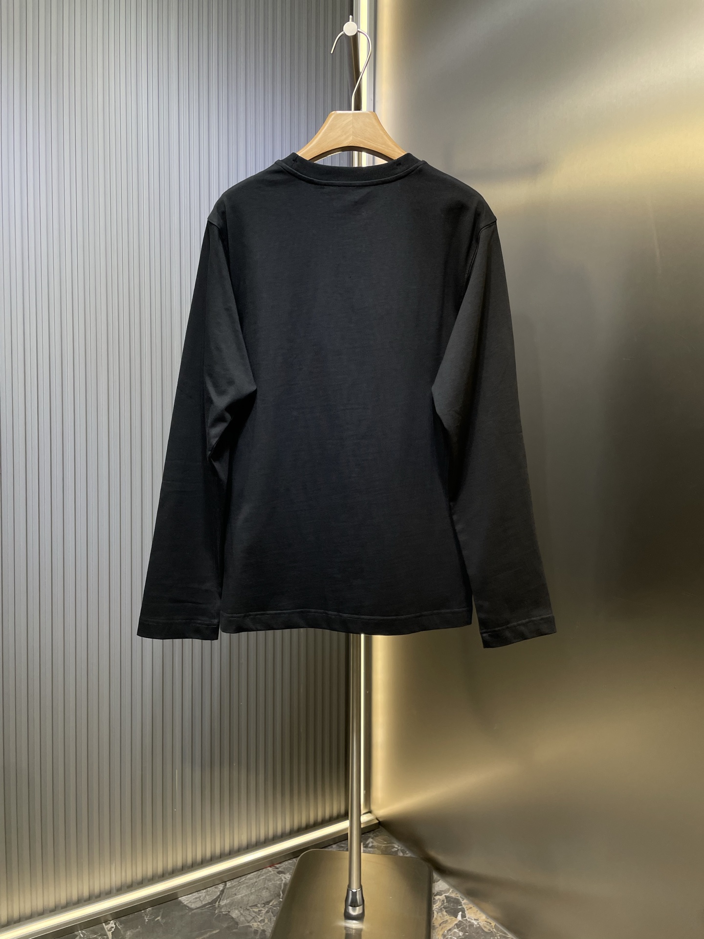 BURBERRY Long-sleeved Gothic logo cotton T-shirt（81171051）