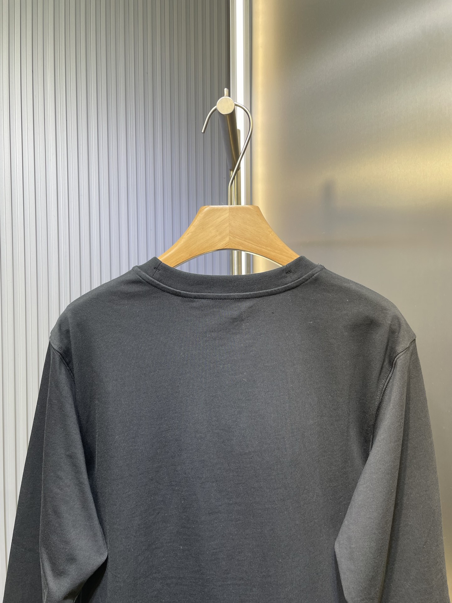 BURBERRY Long-sleeved Gothic logo cotton T-shirt（81171051）