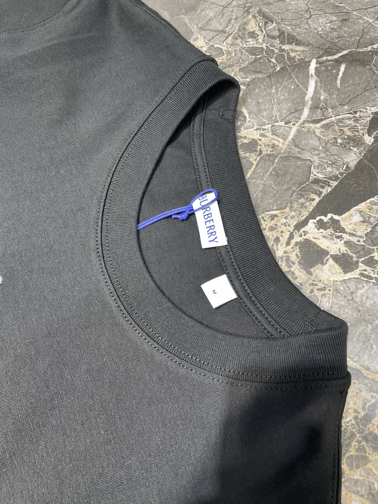 BURBERRY Long-sleeved Gothic logo cotton T-shirt（81171051）