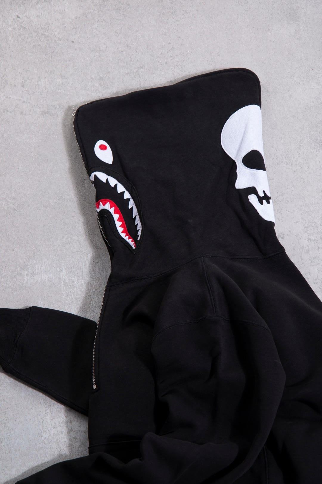 BAPE X NBHD TWO FACE HALF ZIP PULLOVER HOODIE（1K73-114-907）