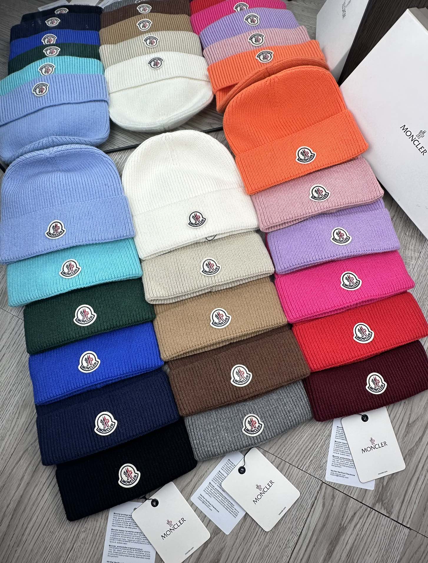 MONCLER Ribbed Knit Wool Beanie（9Z70600A9146）ウール（17色展開）