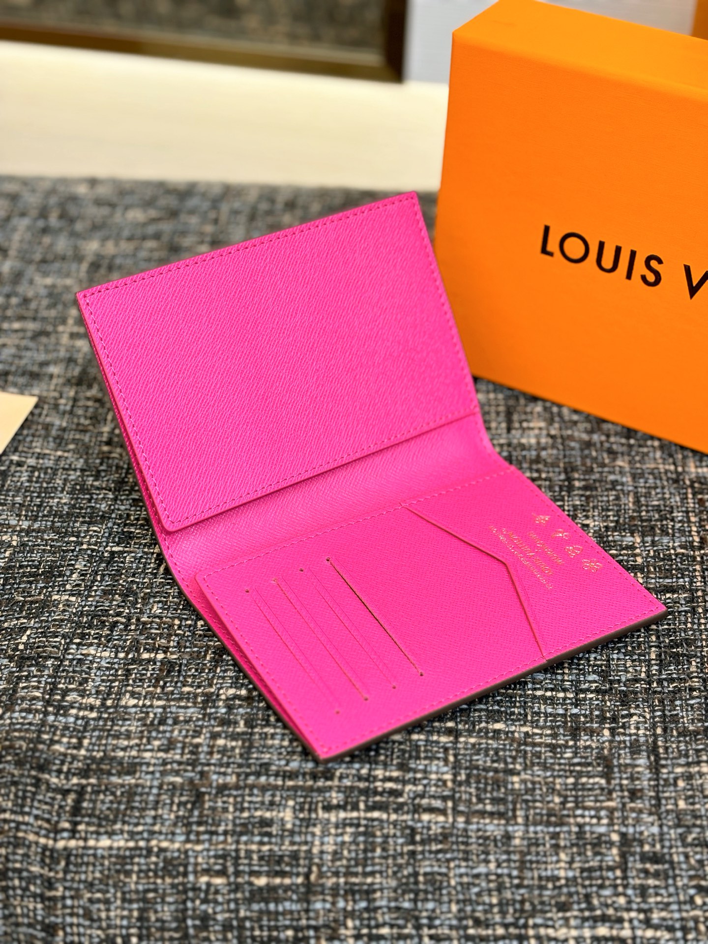 Louis Vuitton x TM Passport Cover Monogram Canvas（M14164）