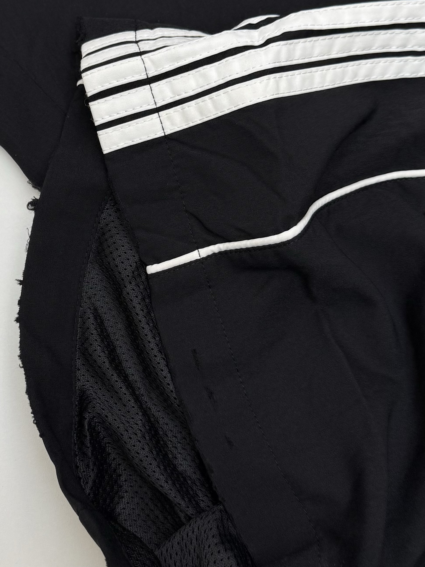BALENCIAGA Large Tracksuit Pants（831371TRO311001）