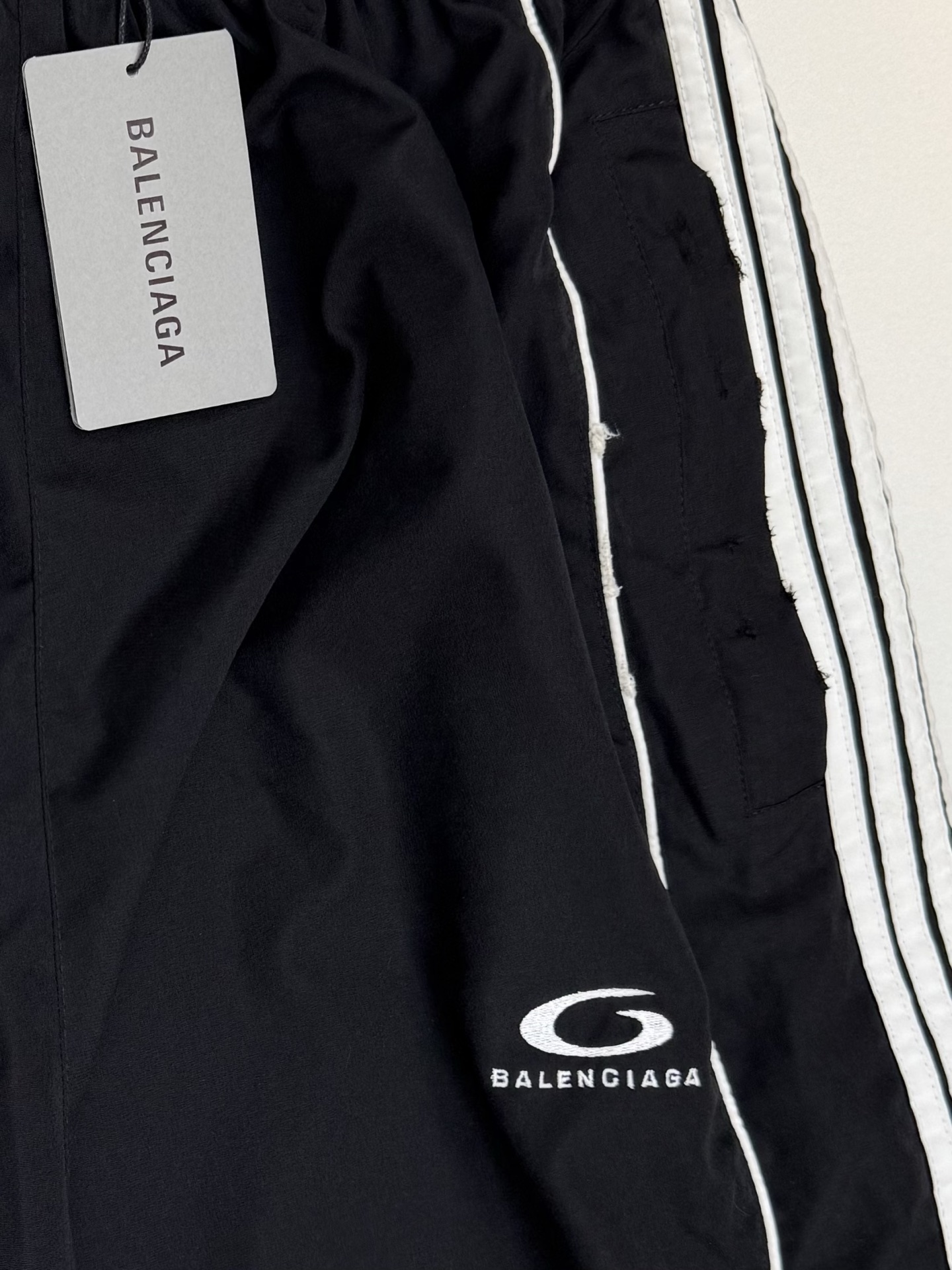 BALENCIAGA Large Tracksuit Pants（831371TRO311001）