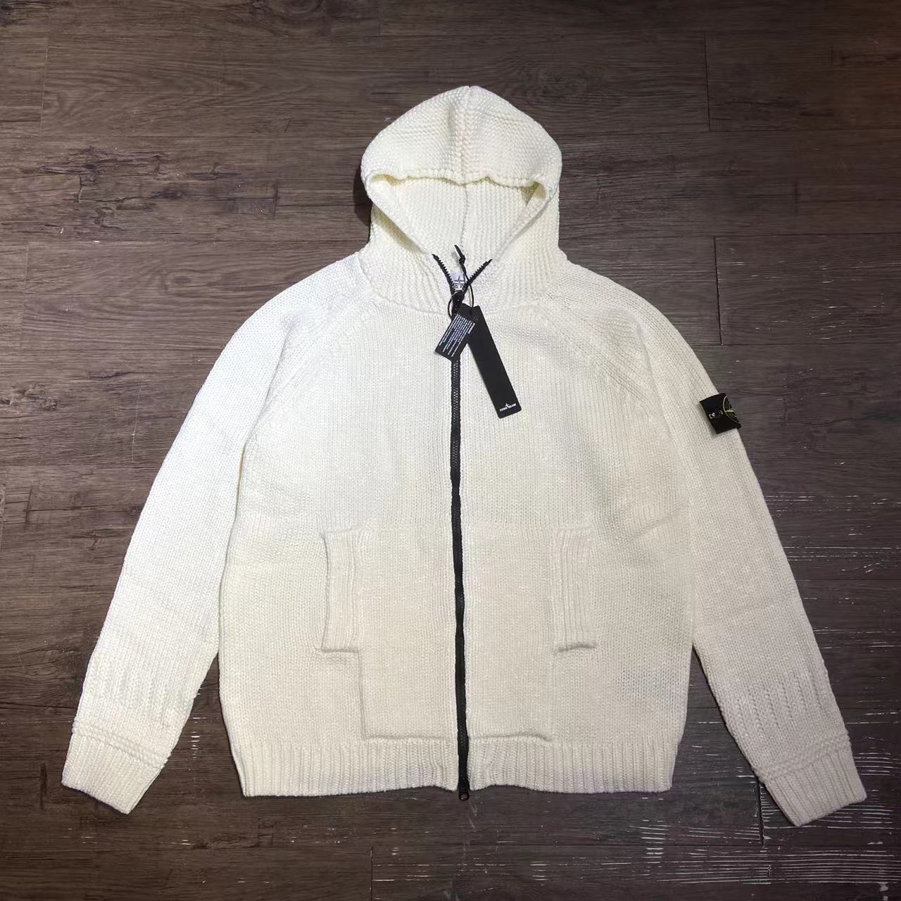 Stone Island Wappen Wool Knit Hooded Zip-Up Jacket（7715544D4-V0099）