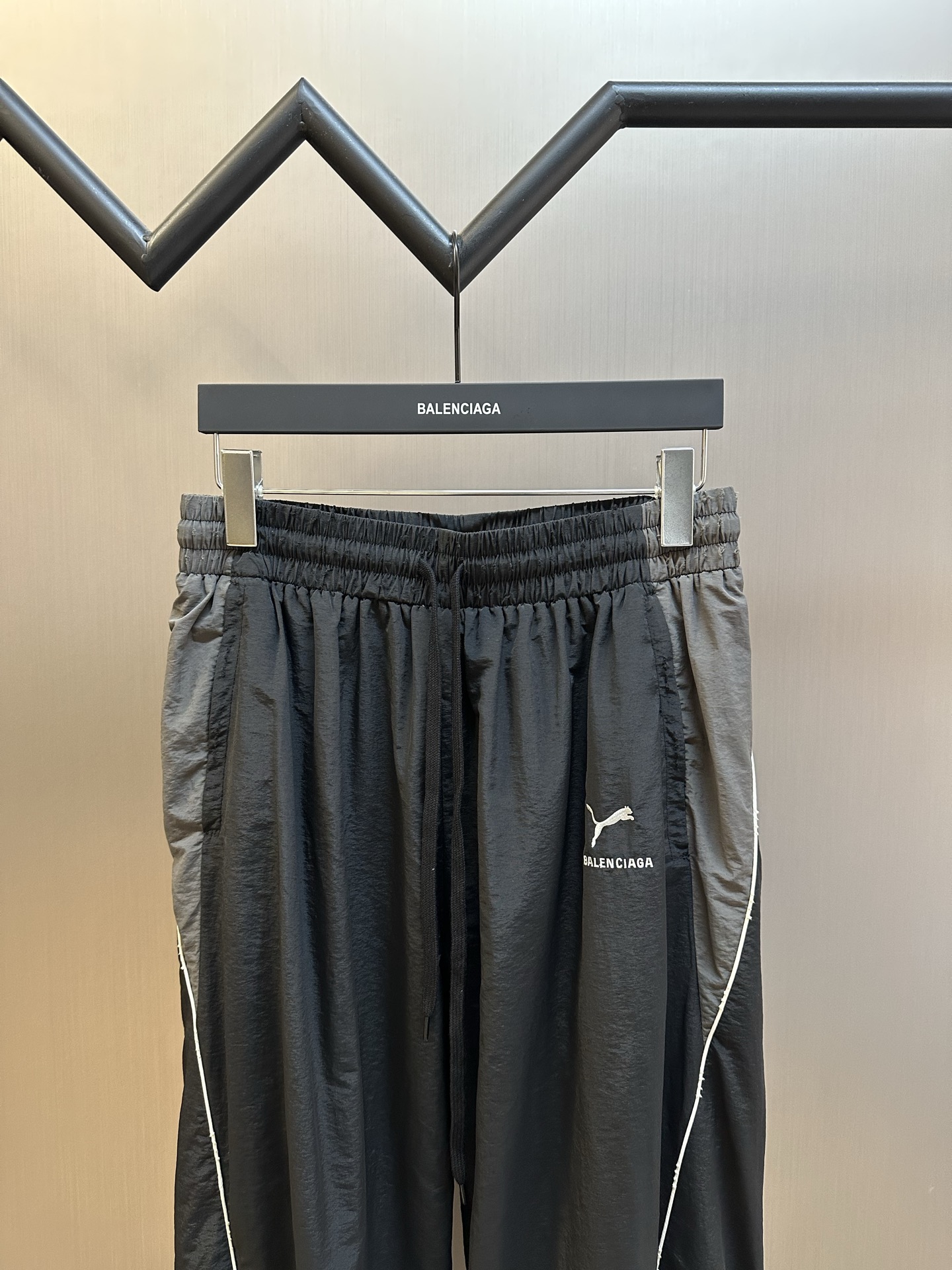Balenciaga Puma Tracksuit Pants in Elephant Grey（850701TTO041485）