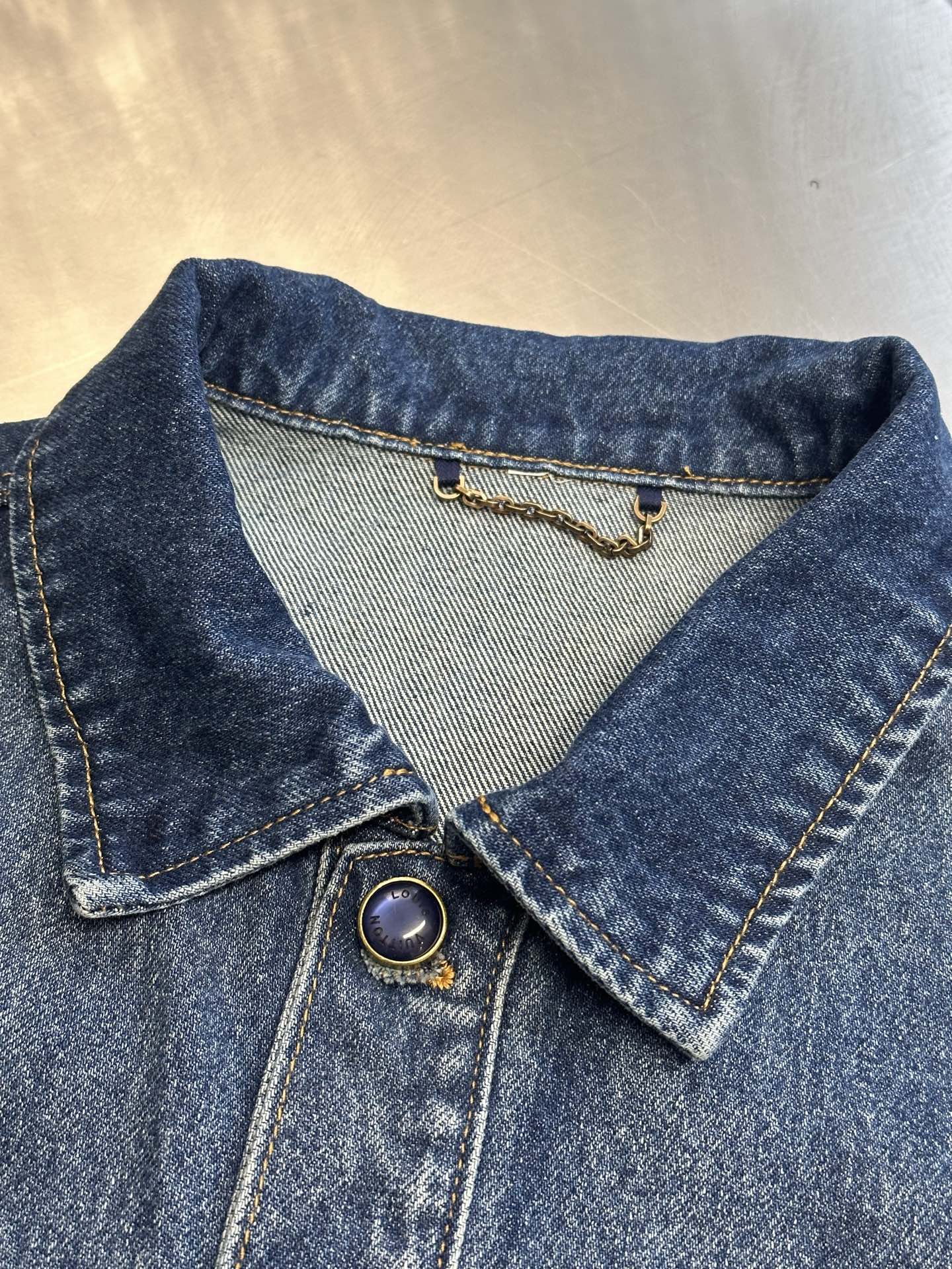 Louis Vuitton Monogram Uzai Cloth Cloth Cloak（1AIK81）