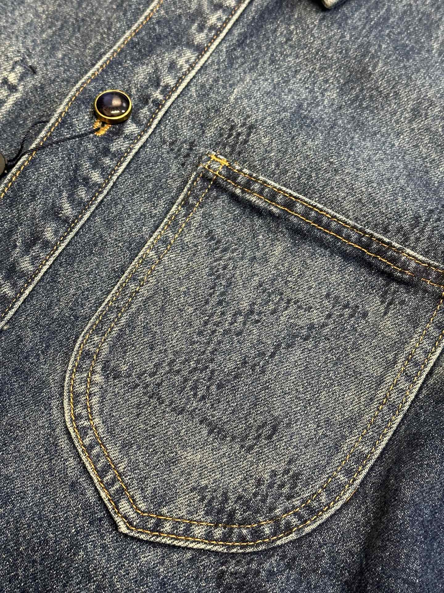 Louis Vuitton Monogram Uzai Cloth Cloth Cloak（1AIK81）