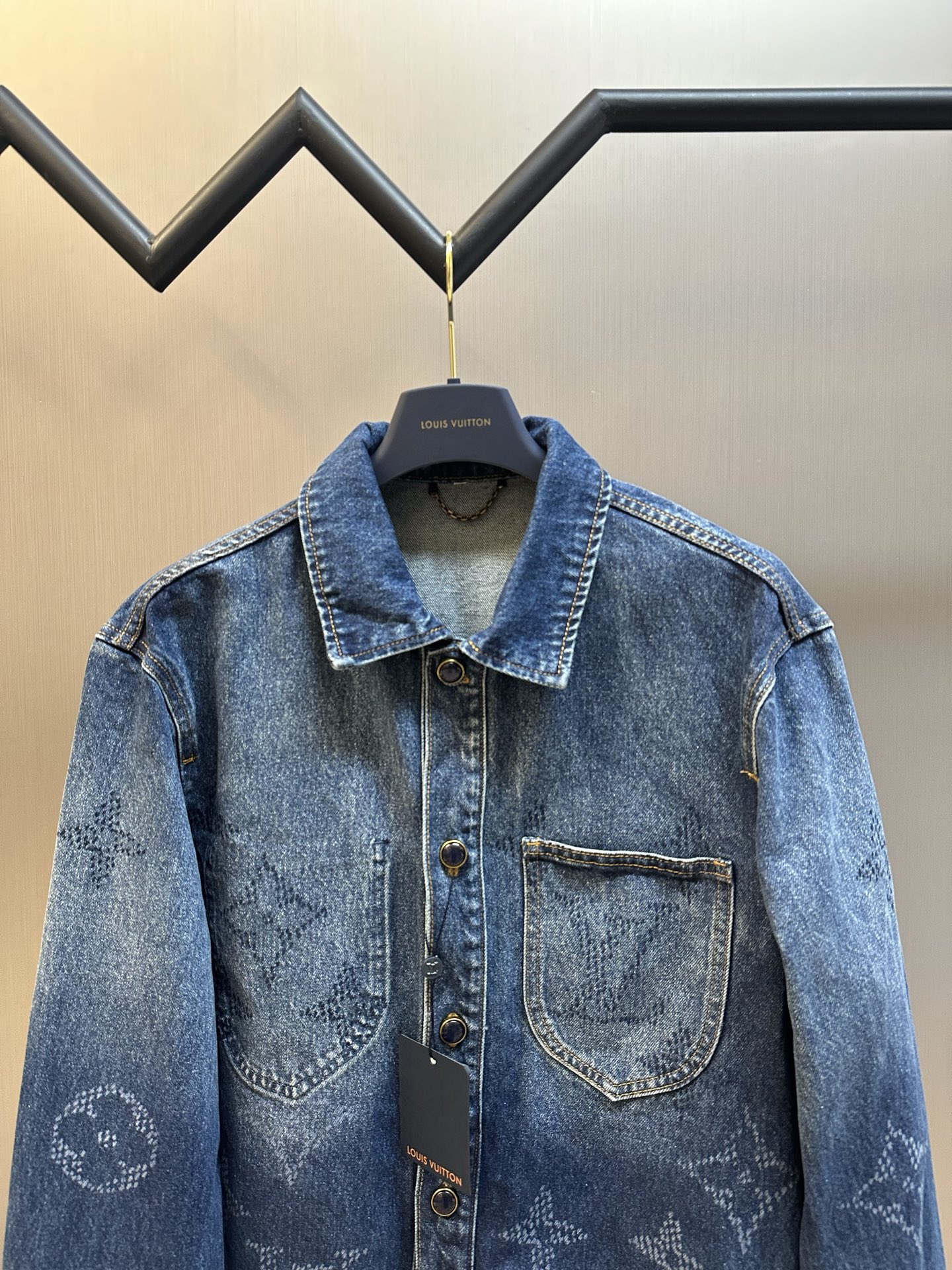 Louis Vuitton Monogram Uzai Cloth Cloth Cloak（1AIK81）