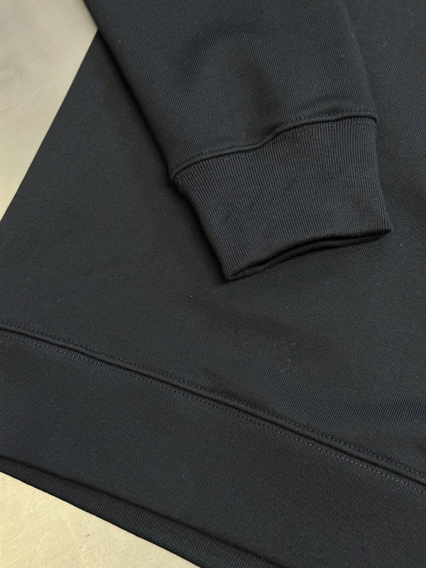 LOEWE Cotton Loose Fit Hooded Sweatshirt in Black  (H526Y25J39-1100）