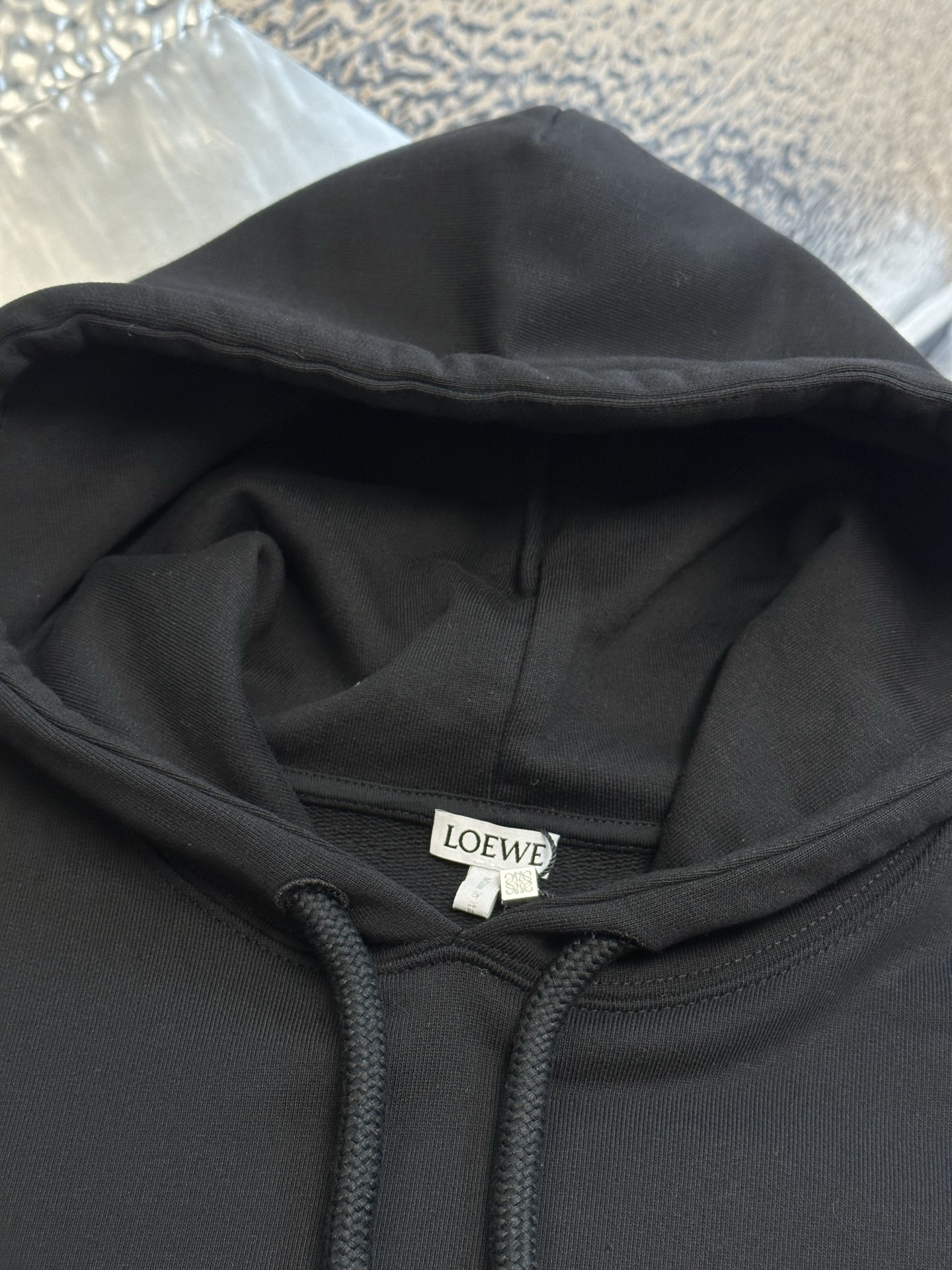 LOEWE Cotton Loose Fit Hooded Sweatshirt in Black  (H526Y25J39-1100）