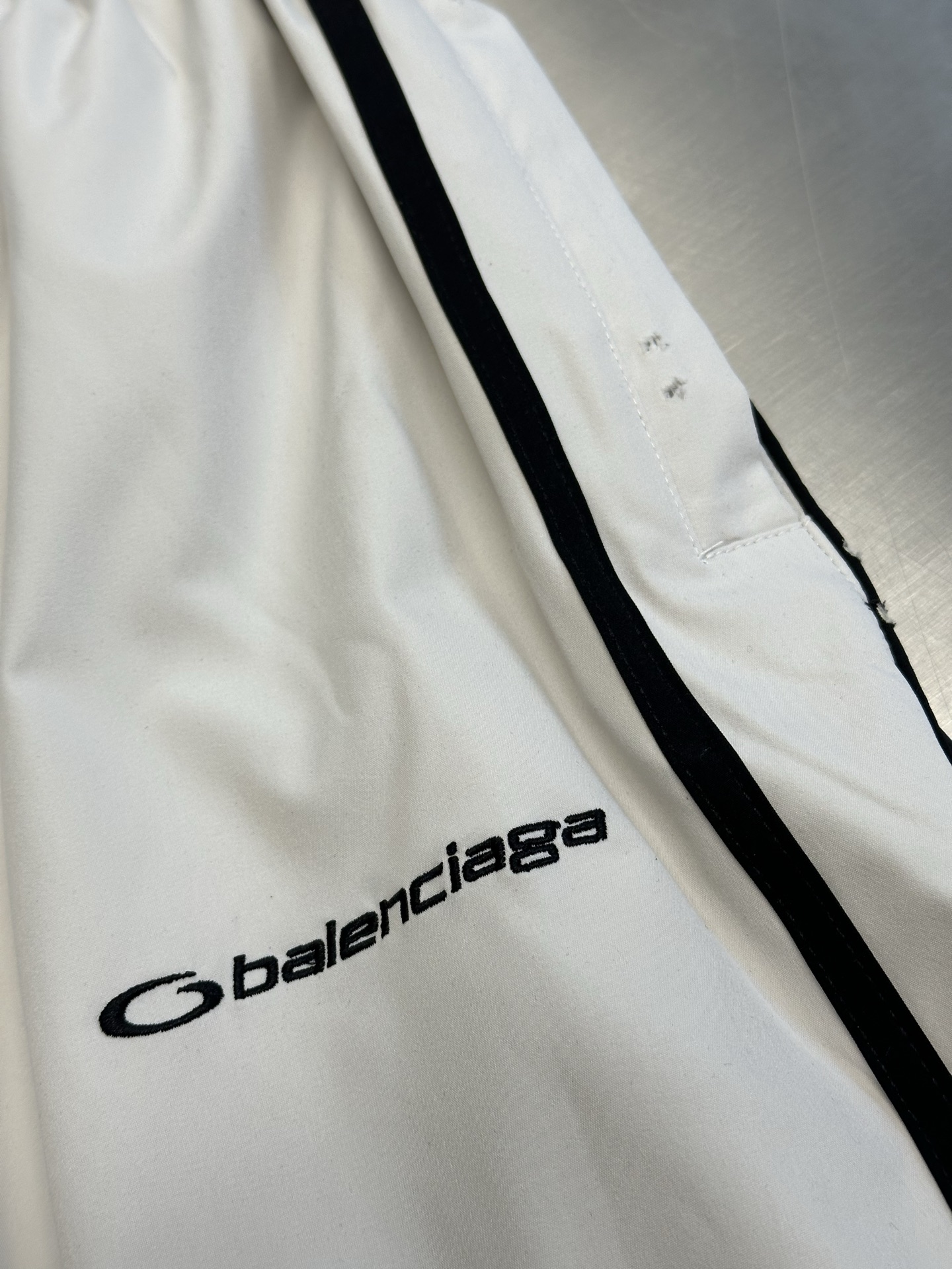 Balenciaga Men's 50/50 Tracksuit Pants in White/grey（831393TRO319000）