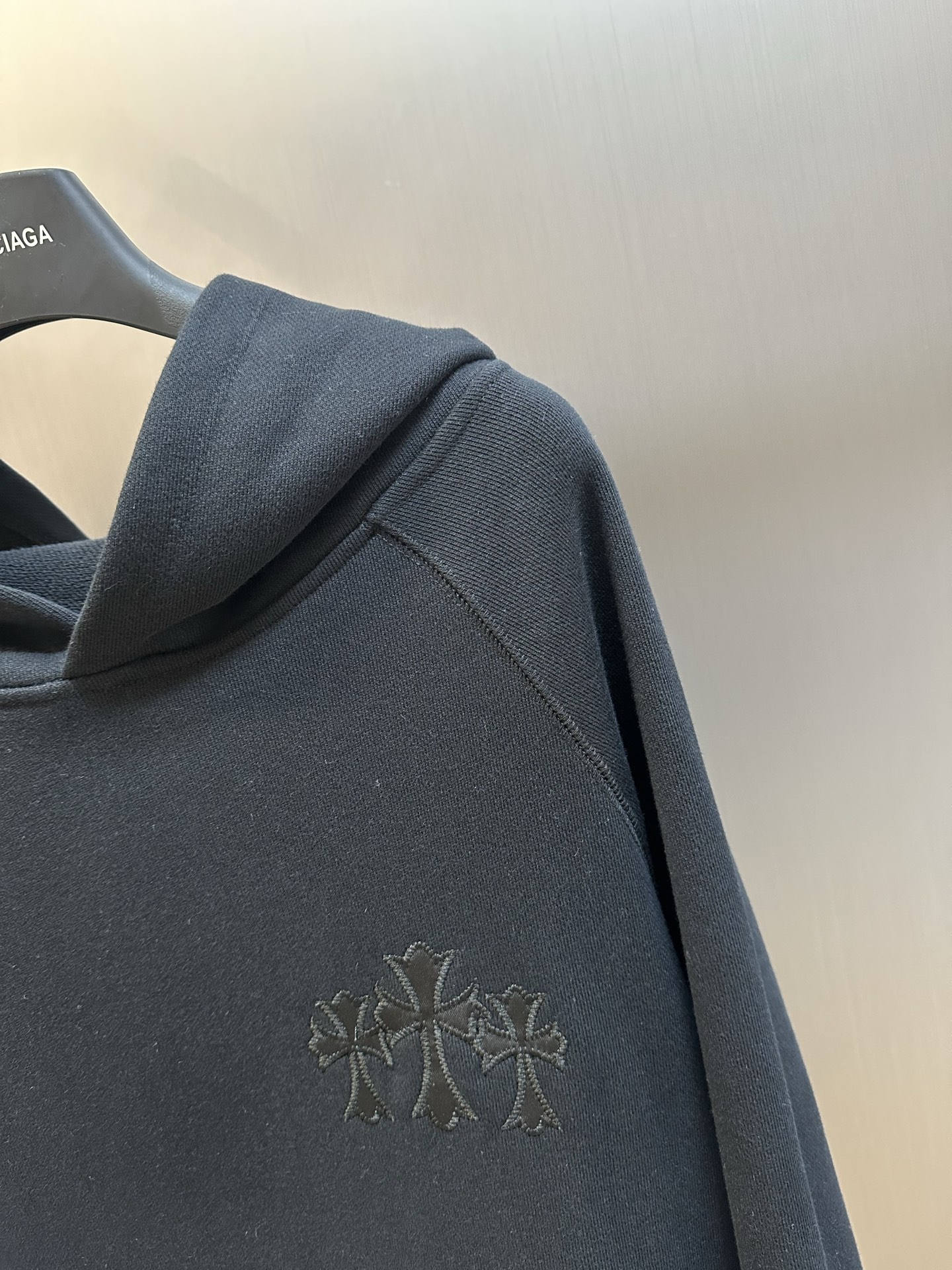 Chrome Hearts 3 Cross Hoodie (1SS2504CH7LMS）