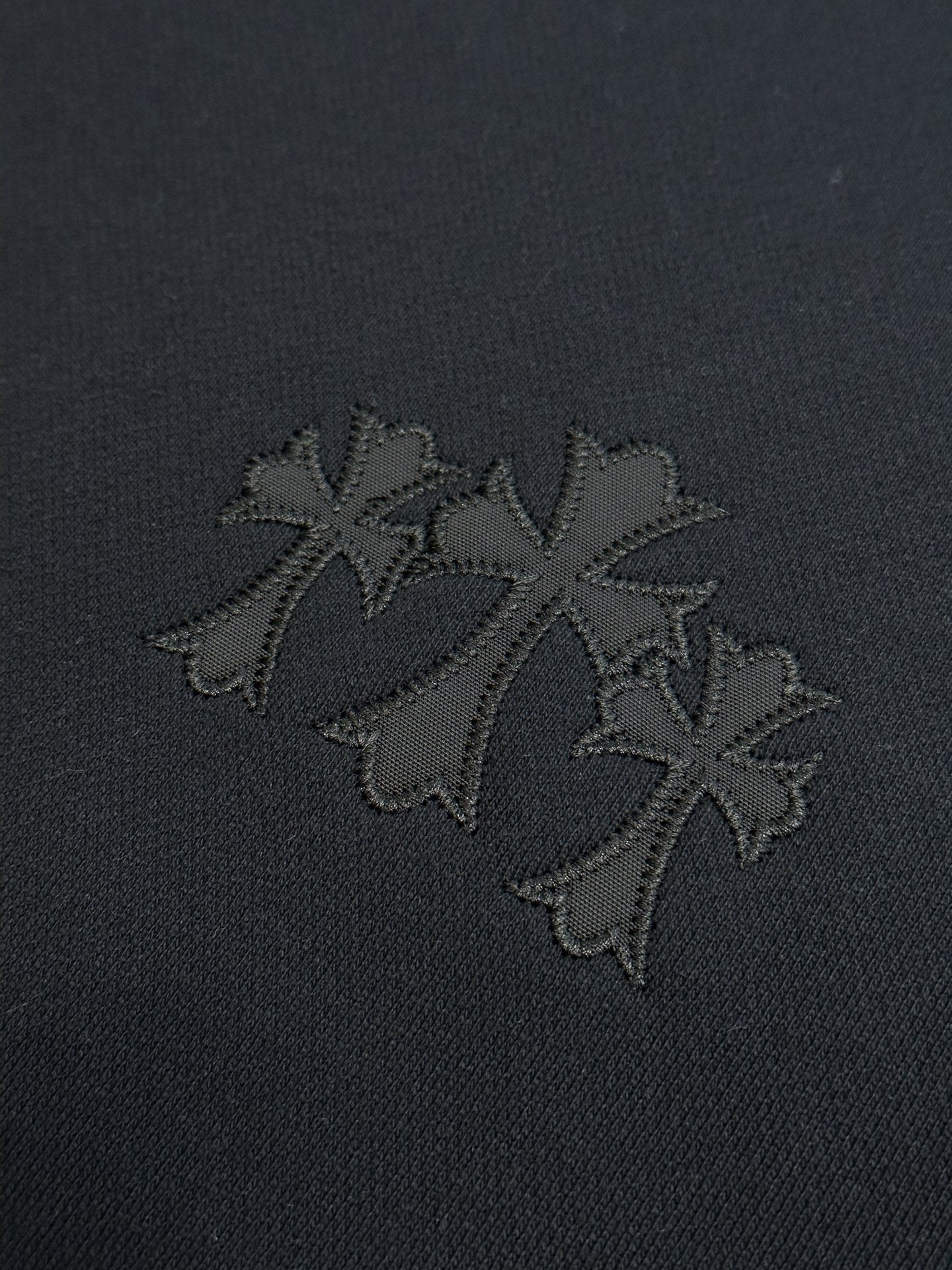 Chrome Hearts 3 Cross Hoodie (1SS2504CH7LMS）