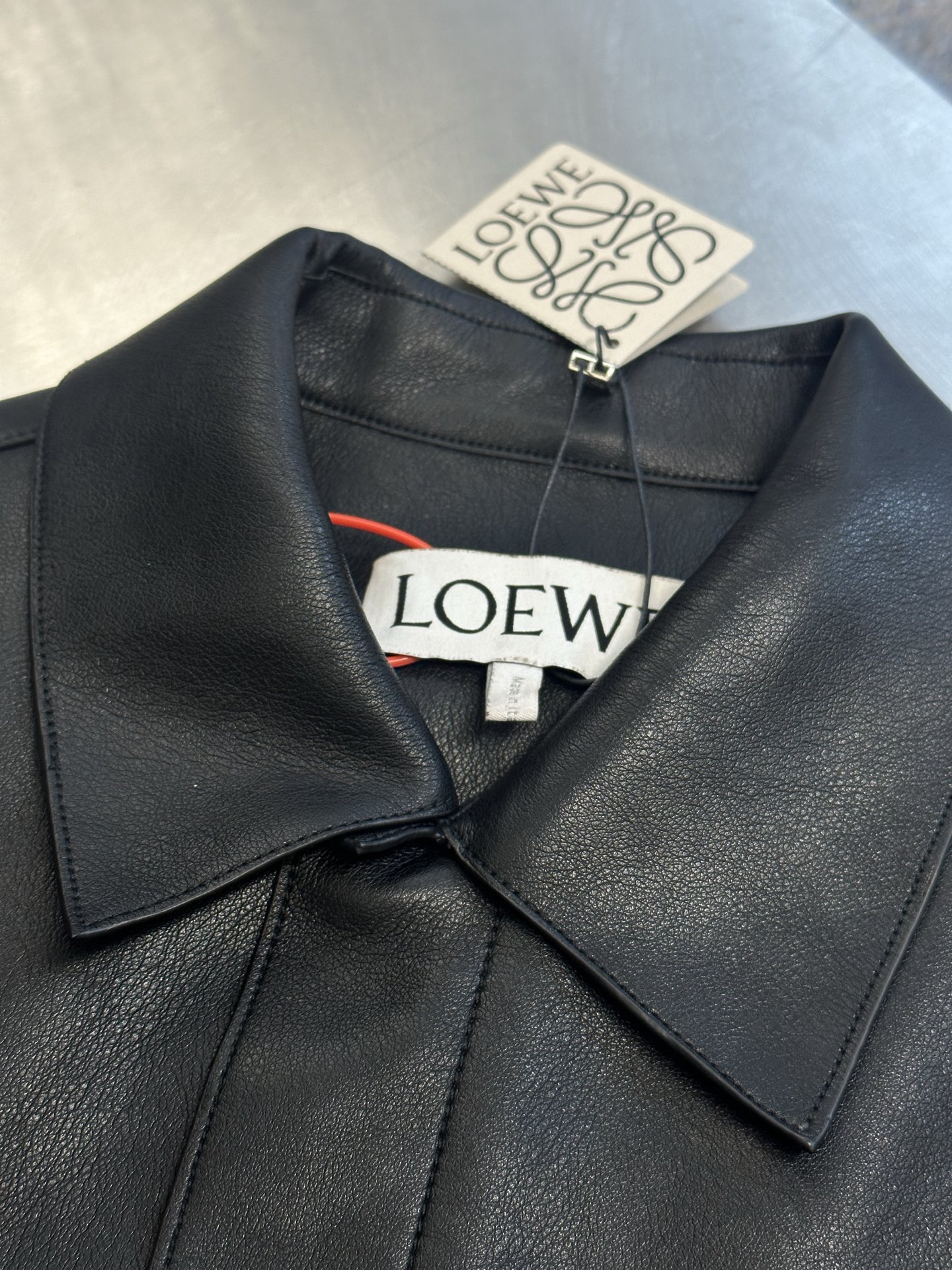Loewe leather shirt (H526Y34L13-1100）