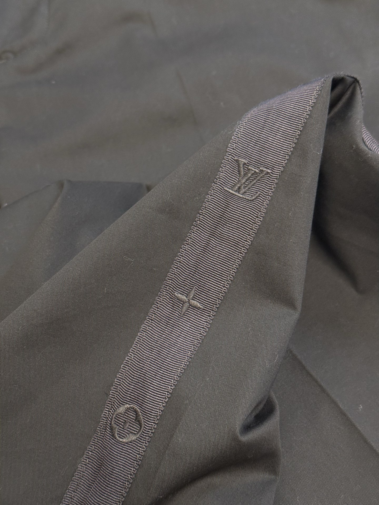 Louis Vuitton LV Cropped Chino Pants（1AIK17）