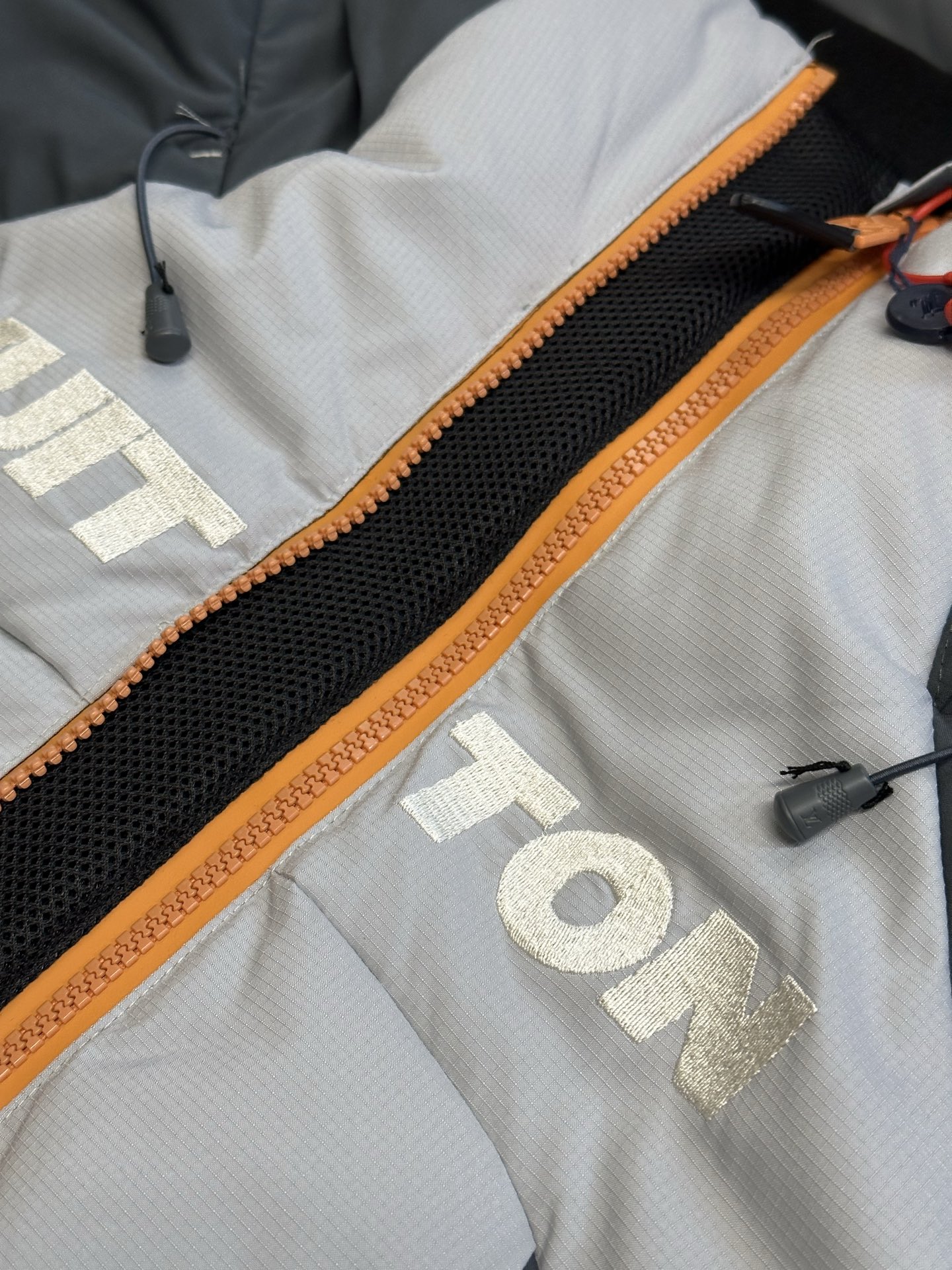 LOUIS VUITTON Functional Down Ski Jacket（1AGIQ4）