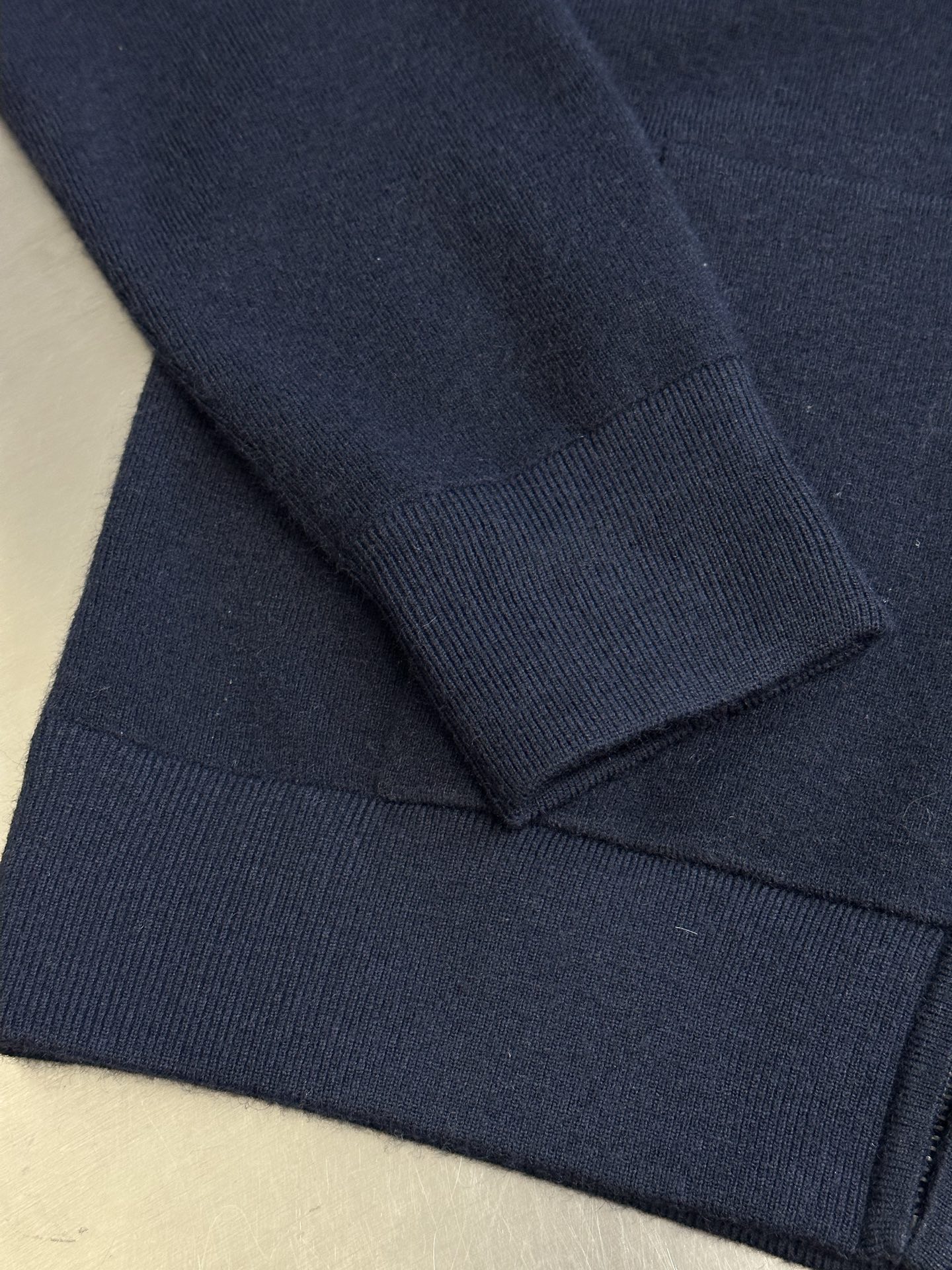 Burberry Cashmere Blend Zip Hoodie （81121341)