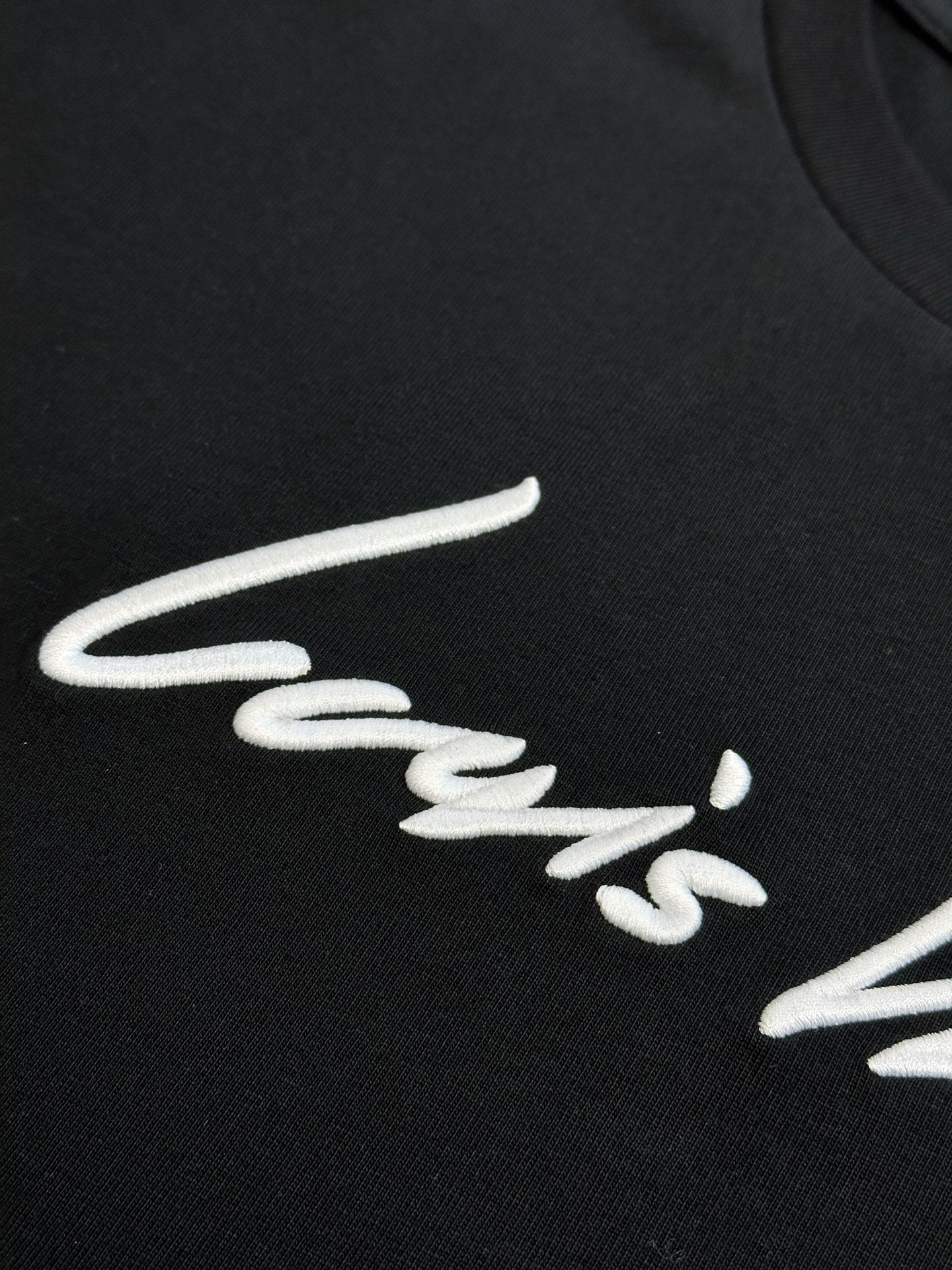 Louis Vuitton Cursive Signature T-shirt（1AII24）