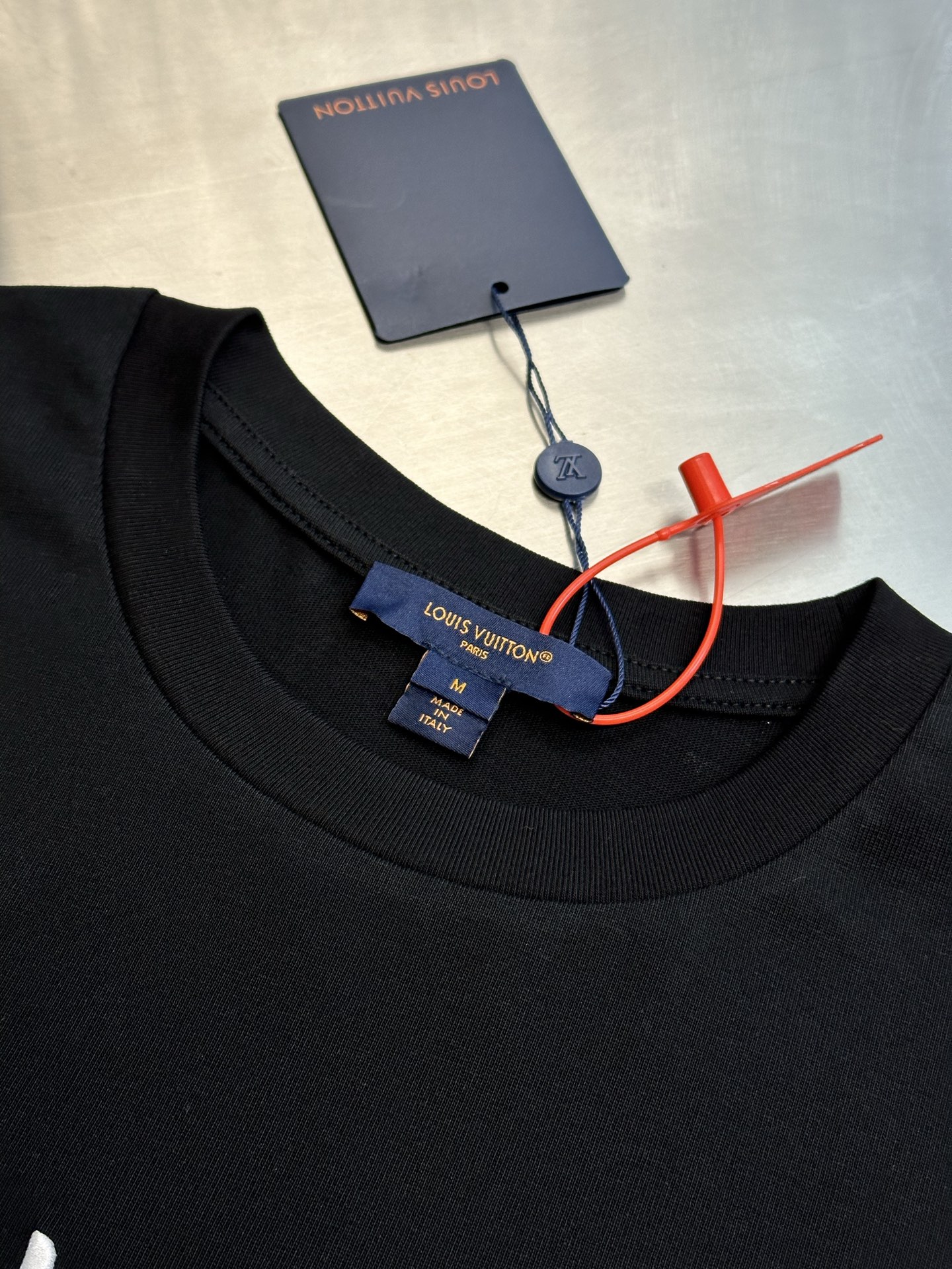 Louis Vuitton Cursive Signature T-shirt（1AII24）