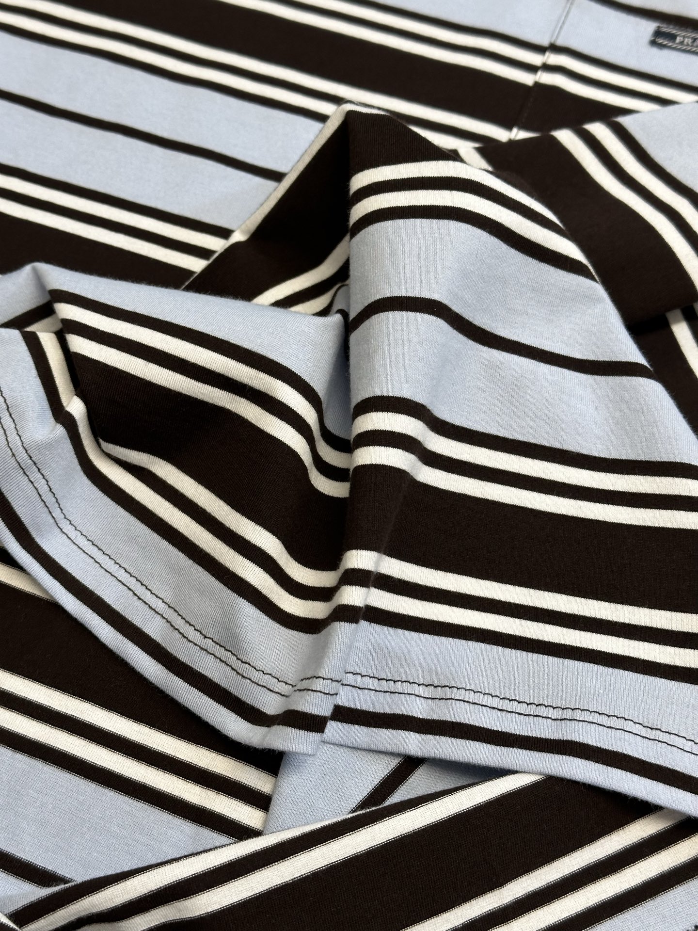 Prada Oversize embroidered cotton t-shirt (39610-16XT-F04SW-S-OOO）