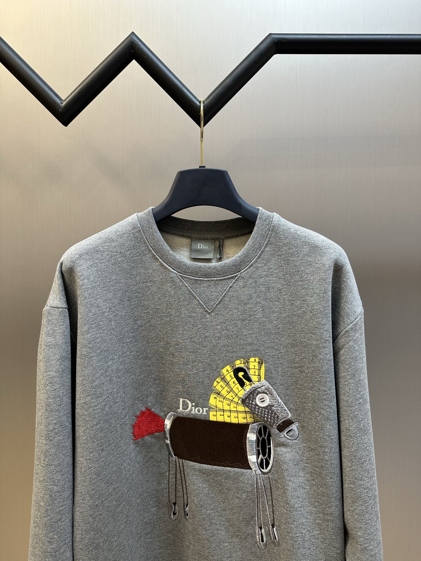 Dior Sweatshirt with Horse Embroidery and Print, Relaxed Fit（683J625A0531-C889）