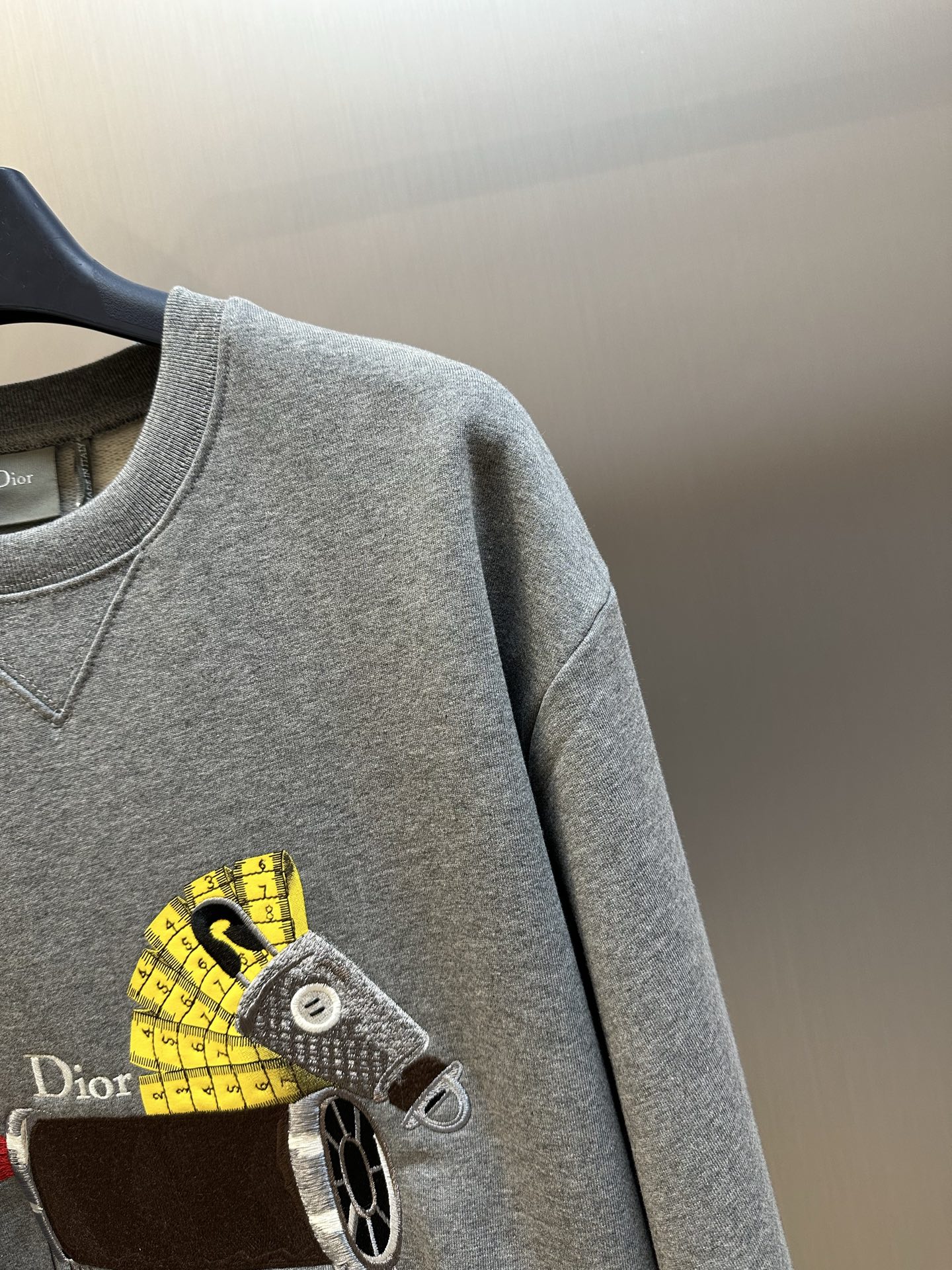 Dior Sweatshirt with Horse Embroidery and Print, Relaxed Fit（683J625A0531-C889）