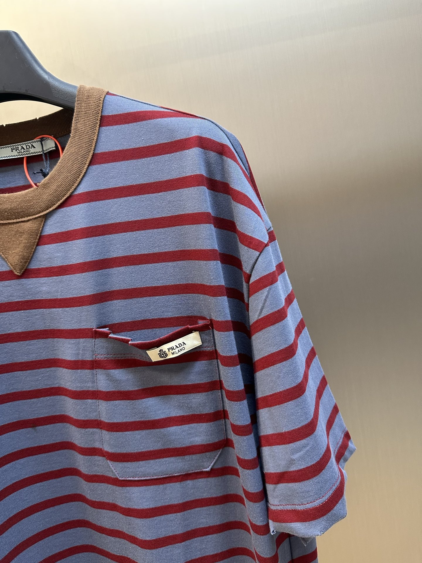 Prada Striped-pattern Pocket T-shirt (3575B-18V8-F04Y5-S-OOO）