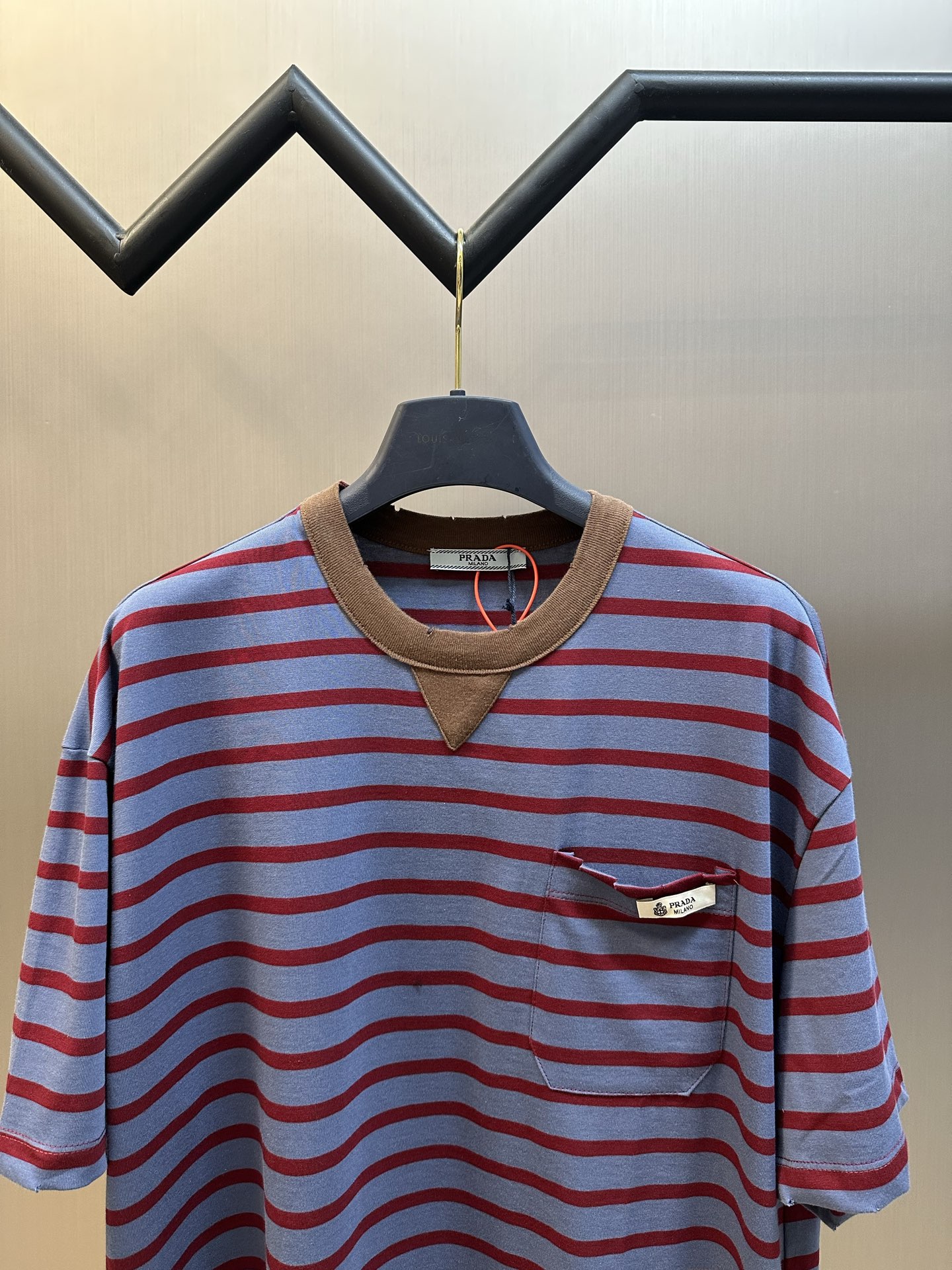 Prada Striped-pattern Pocket T-shirt (3575B-18V8-F04Y5-S-OOO）
