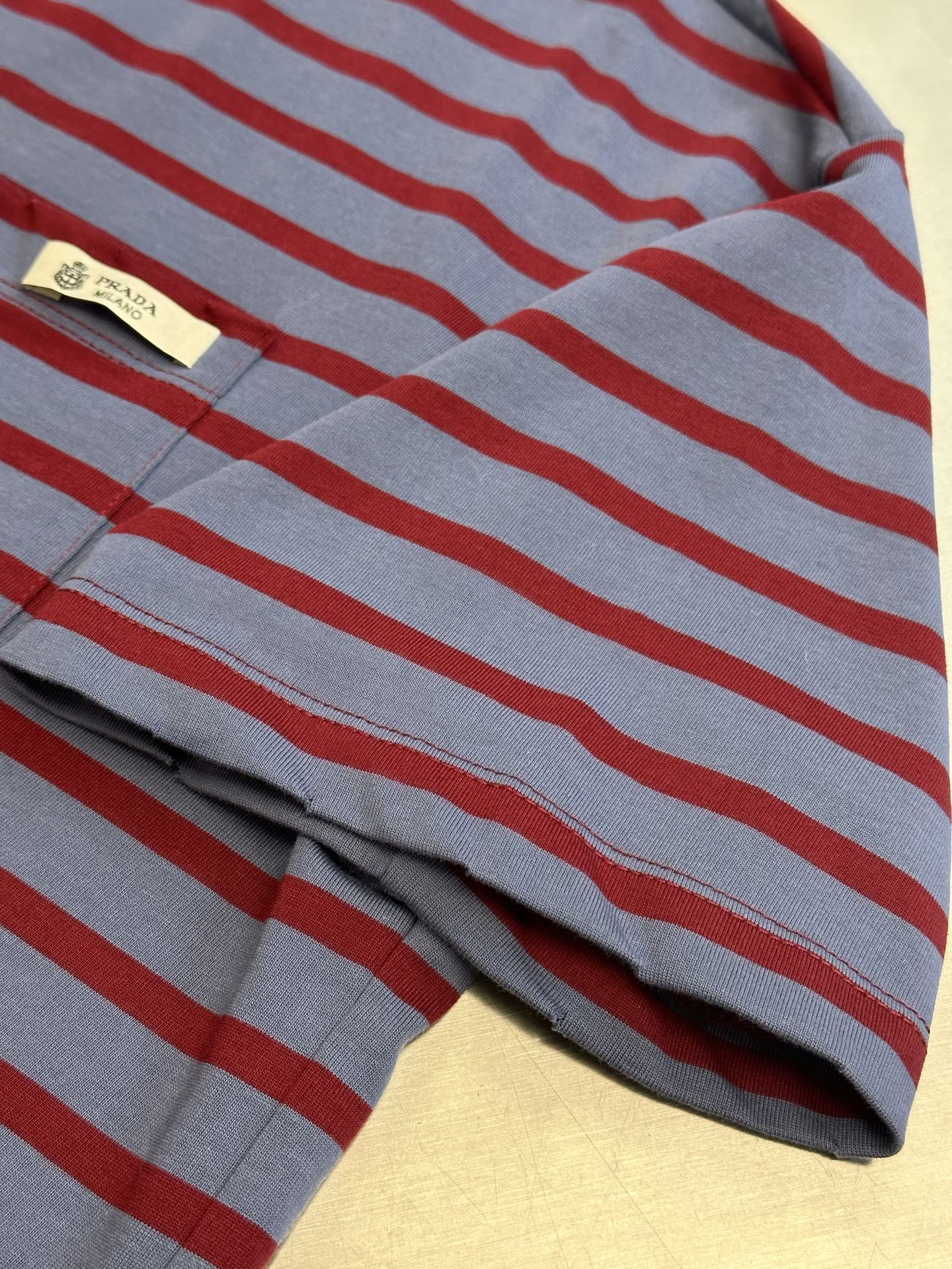 Prada Striped-pattern Pocket T-shirt (3575B-18V8-F04Y5-S-OOO）