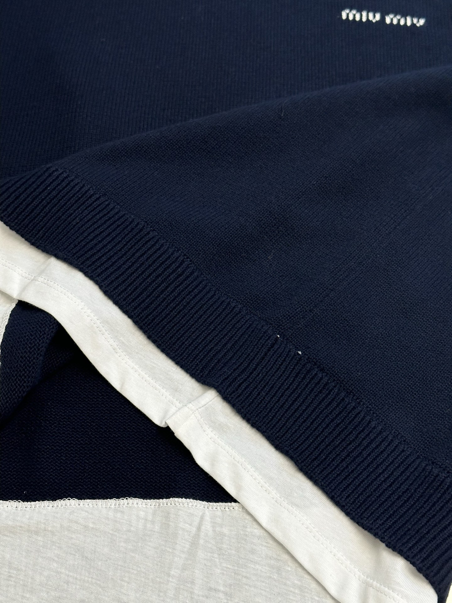 MIUMIU Cashmere crew-neck sweater（MMLB62-174K-F0008-S-OOO）